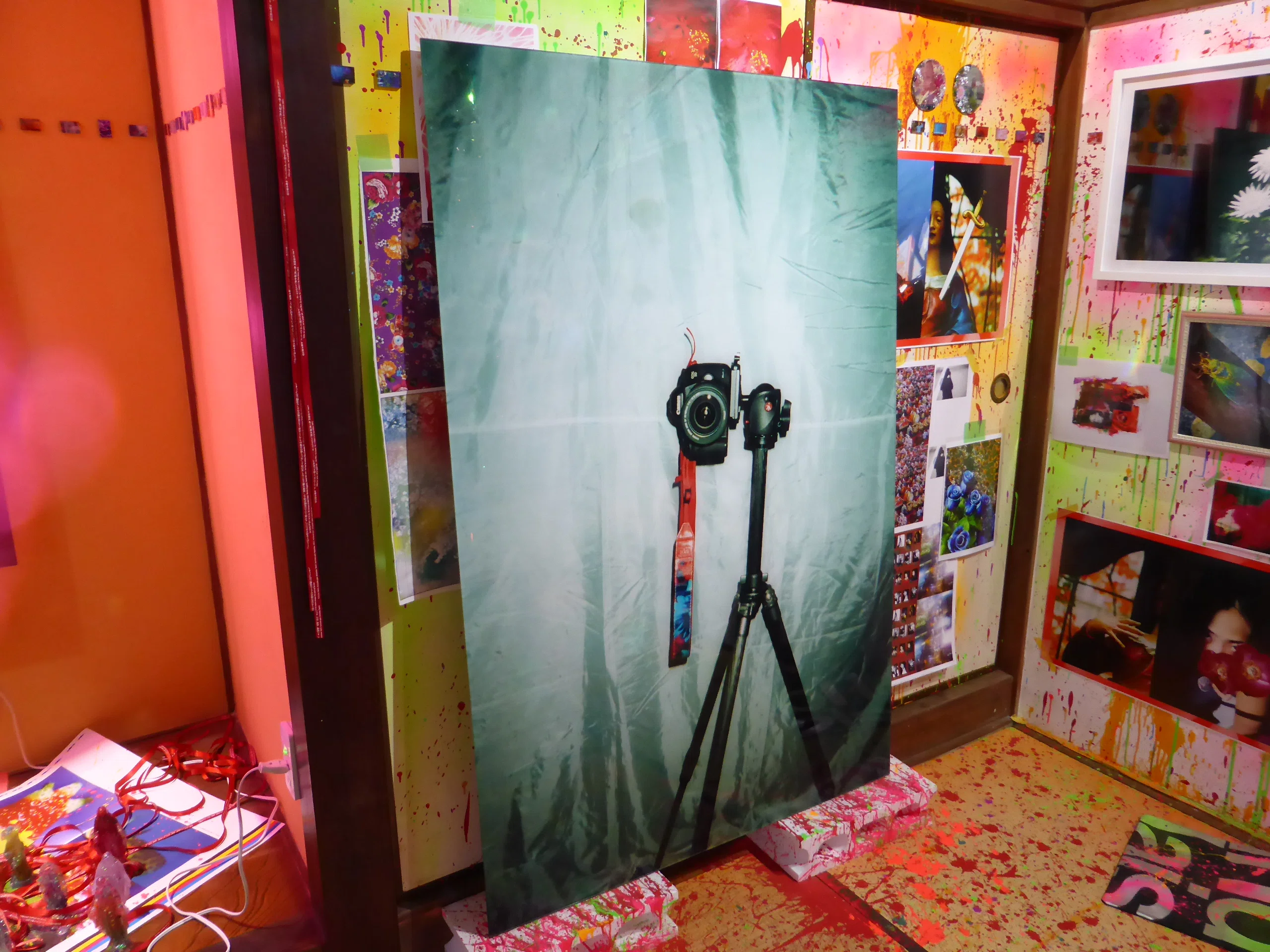 古民家を色鮮やかにジャックする～展覧会「蜷川実花 mirror mirror