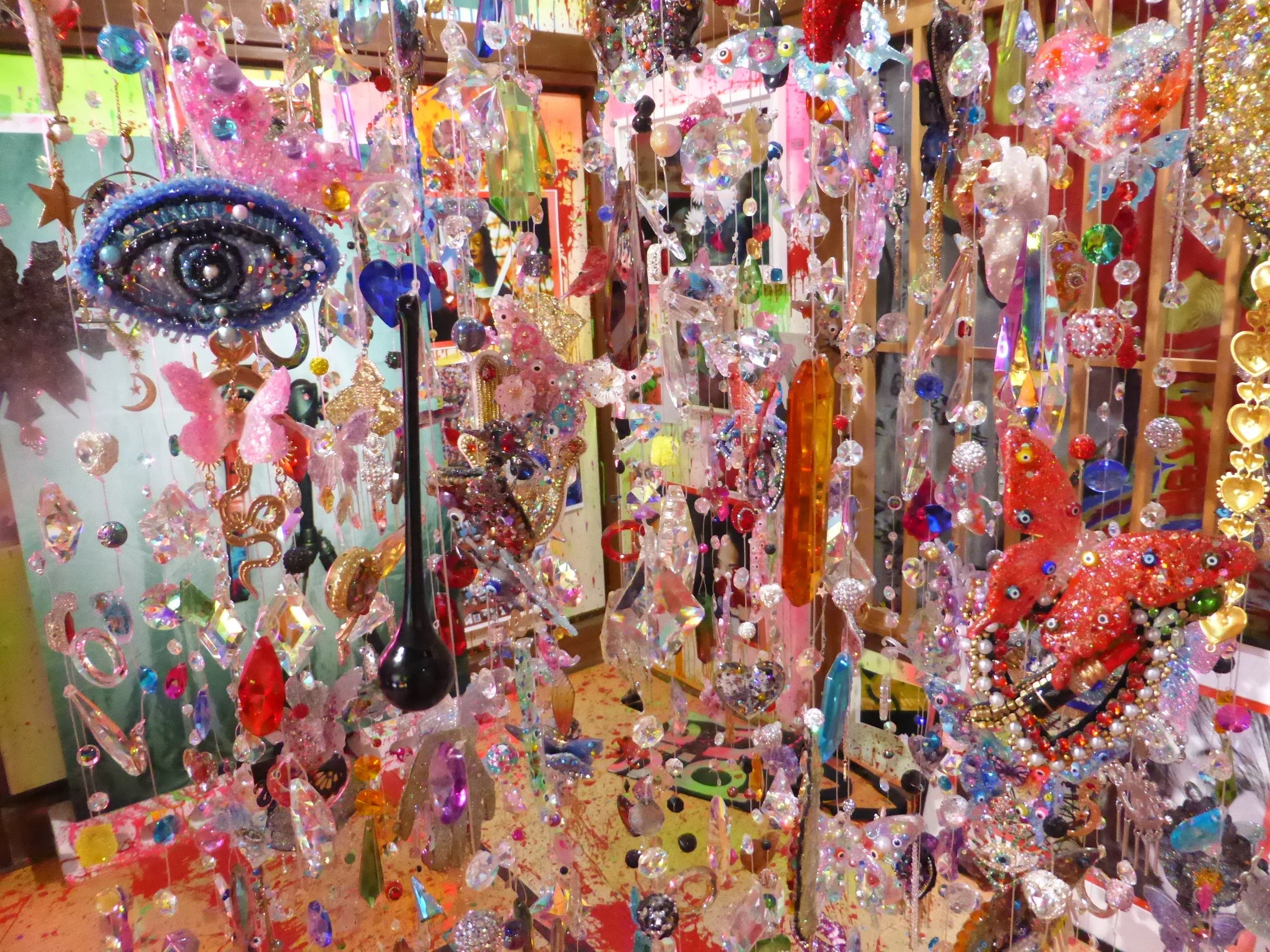 古民家を色鮮やかにジャックする～展覧会「蜷川実花 mirror mirror