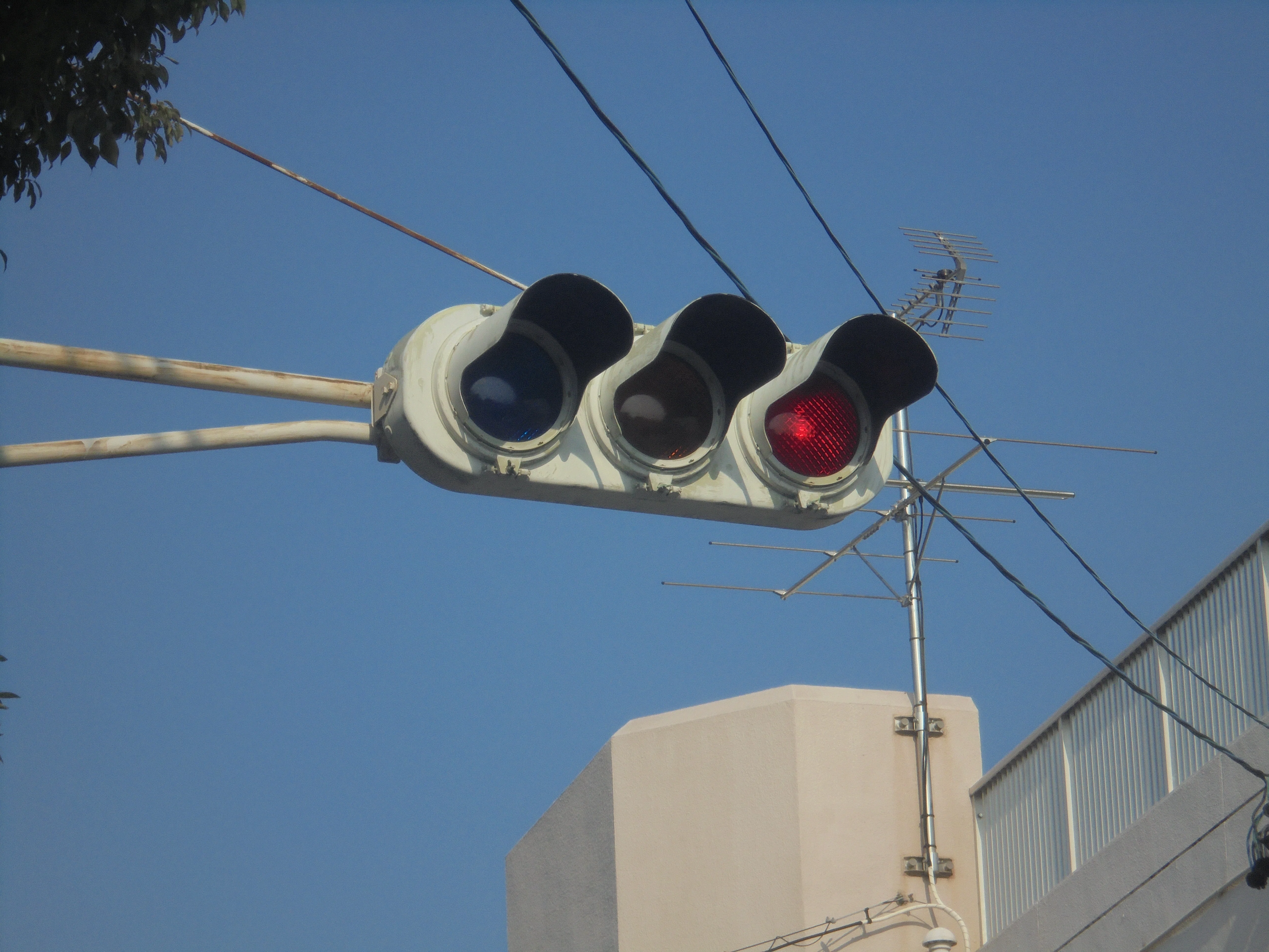豊橋市にある小糸Zレンズ樹脂｜けんだまの信号機撮影