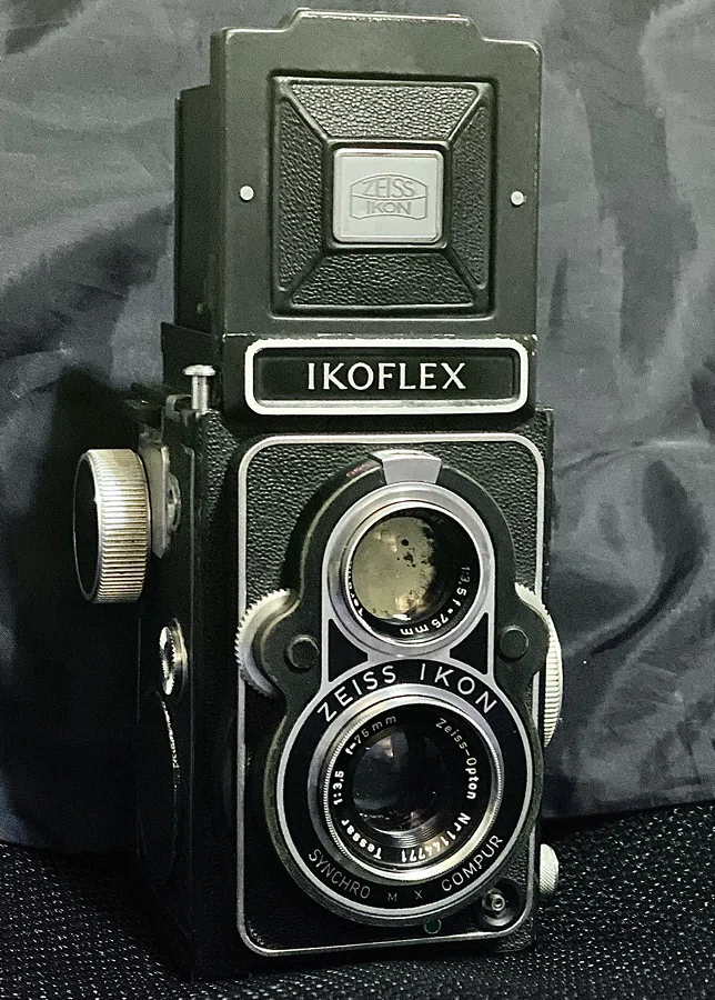 ZEISS ICON IKOFLEX 二眼レフカメラ 75mm F3.5 レンズ Zeiss Ikon の二眼レフ IKOFLEX ｜光画日々想