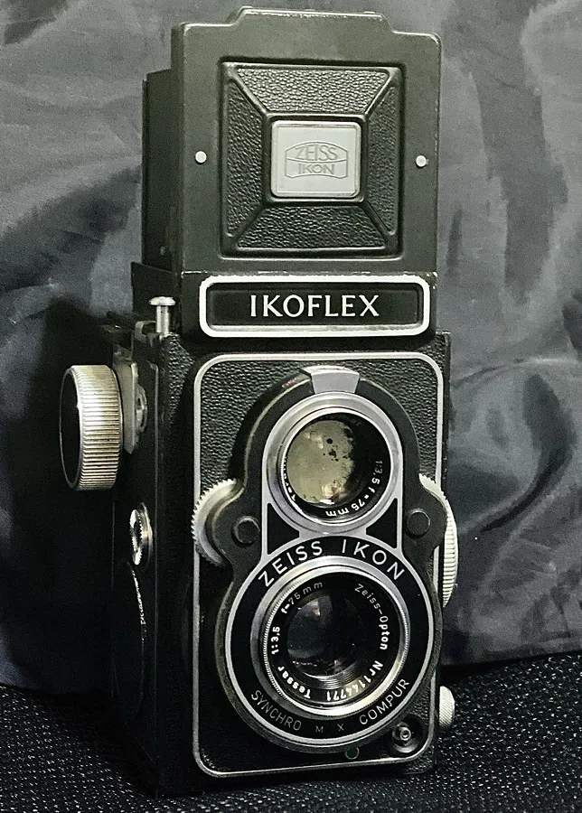 Zeiss Ikon の二眼レフ IKOFLEX ｜光画日々想