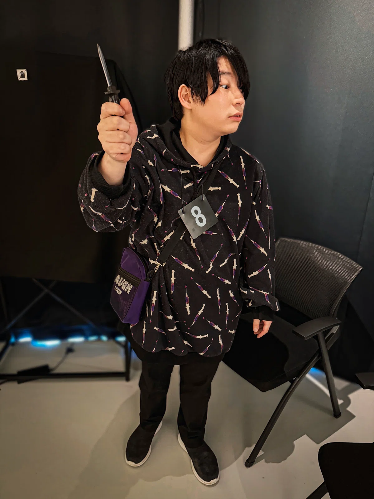 隣の席の方はビックリしますね