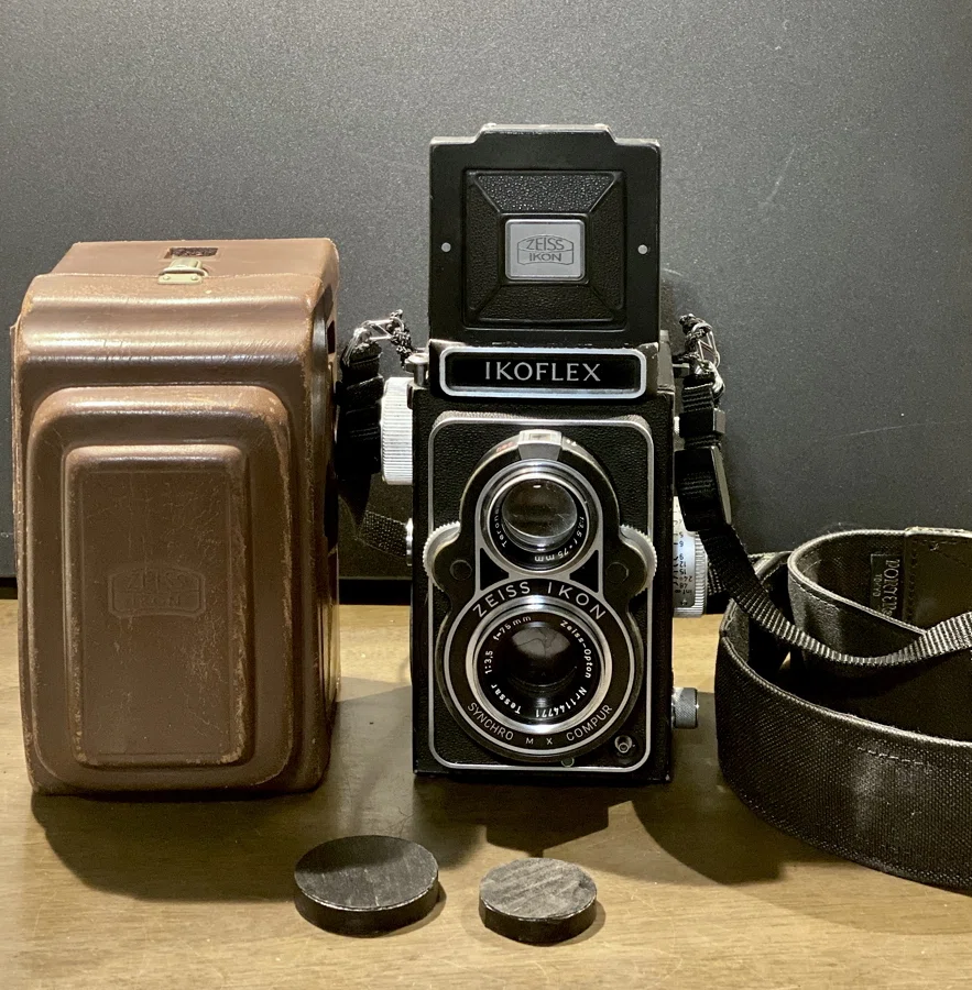 Zeiss Ikon の二眼レフ IKOFLEX ｜光画日々想