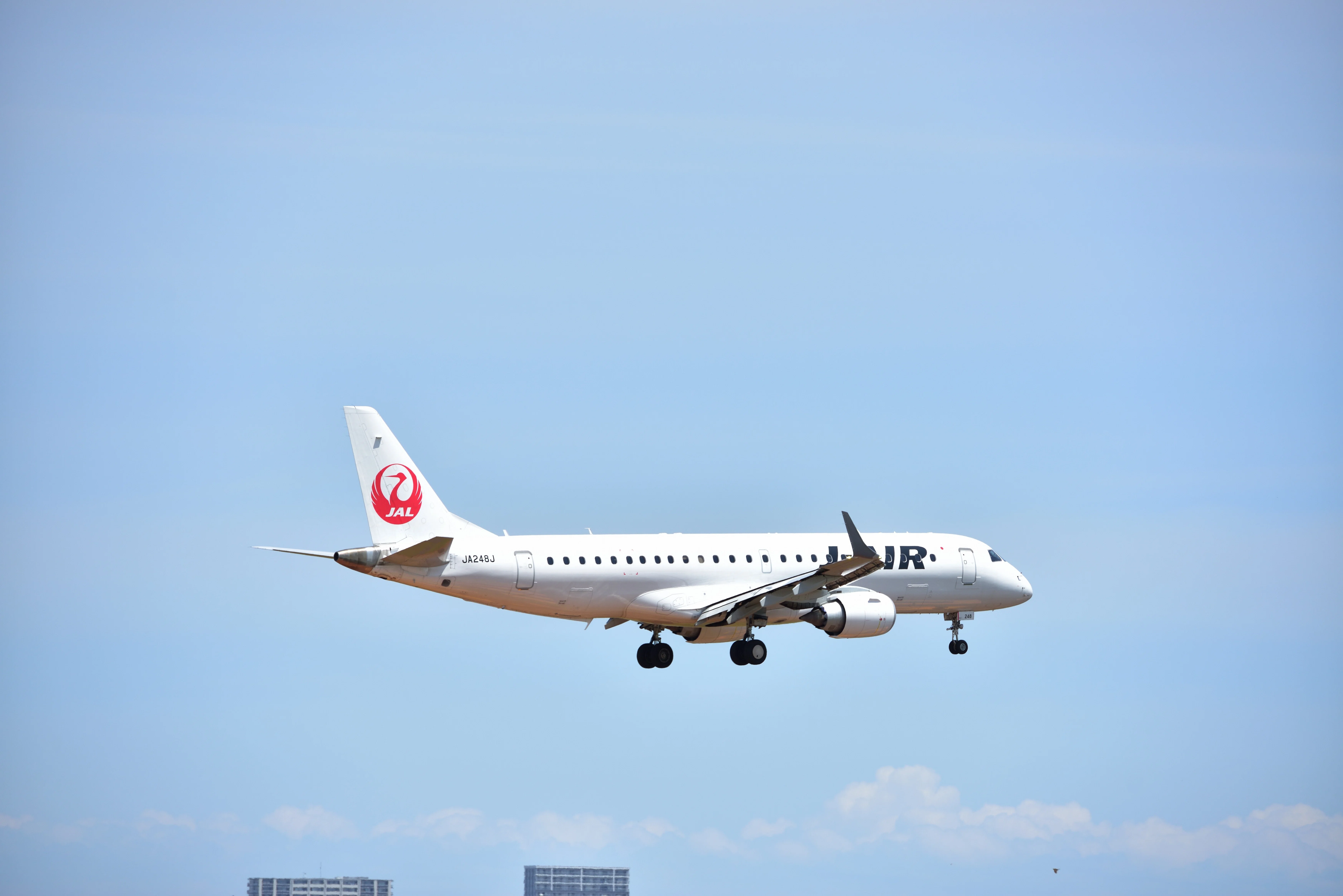 エンブラエル ERJ-190-100（ERJ-190STD）｜光と風のアルバム