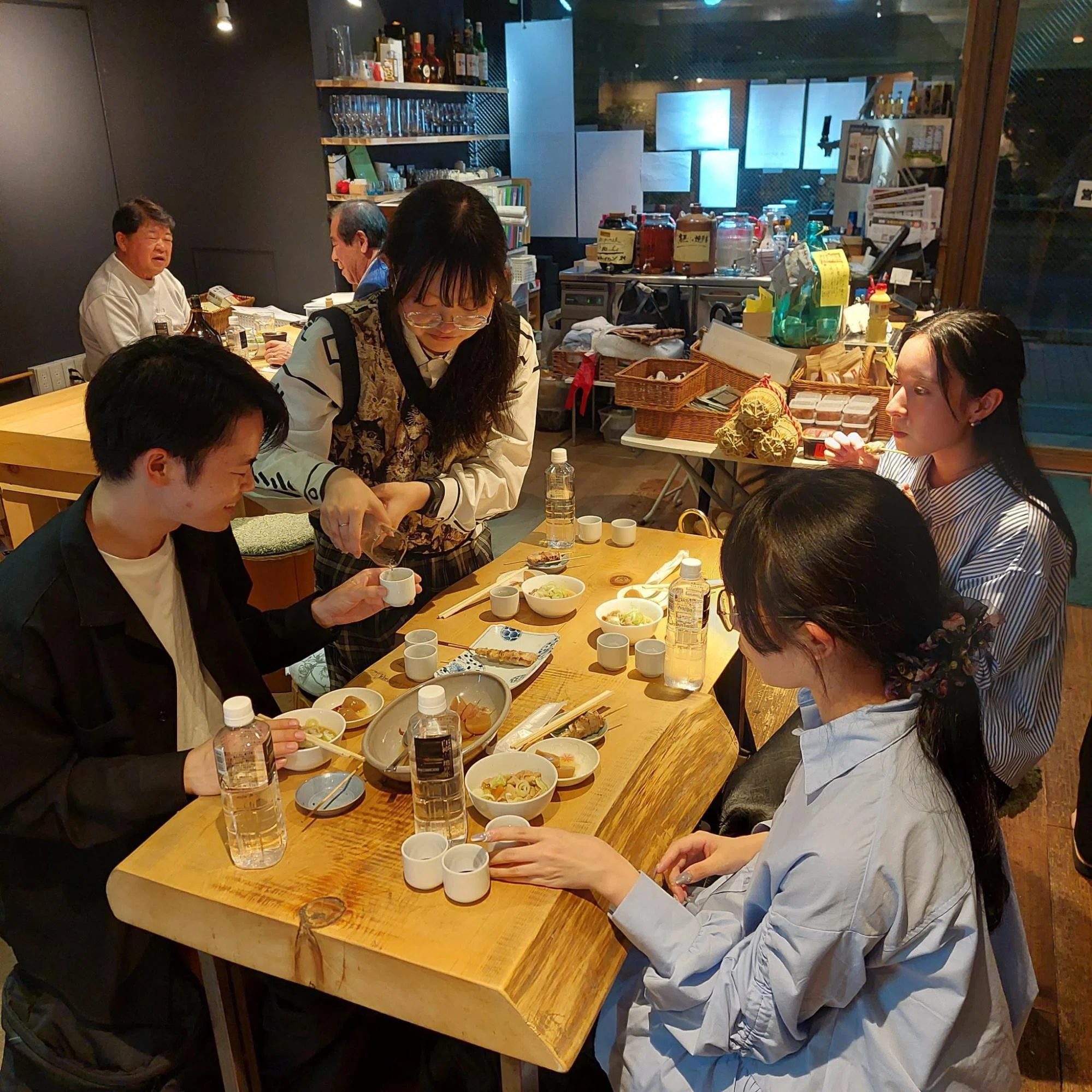 何じゃ、こりゃ！」と唸ったどぶろく！路地裏で学ぶ大満足の社外活動