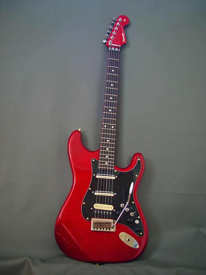 愛器＃11：還暦レッド・スペシャル・Photogenic ST-180ボディ