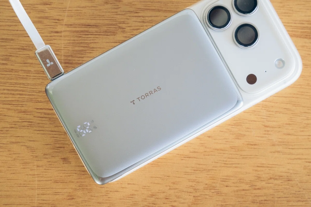発火が怖い」を卒業した僕が、半固体電池のモバイルバッテリーに