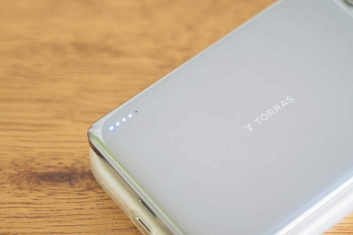 発火が怖い」を卒業した僕が、半固体電池のモバイルバッテリーに