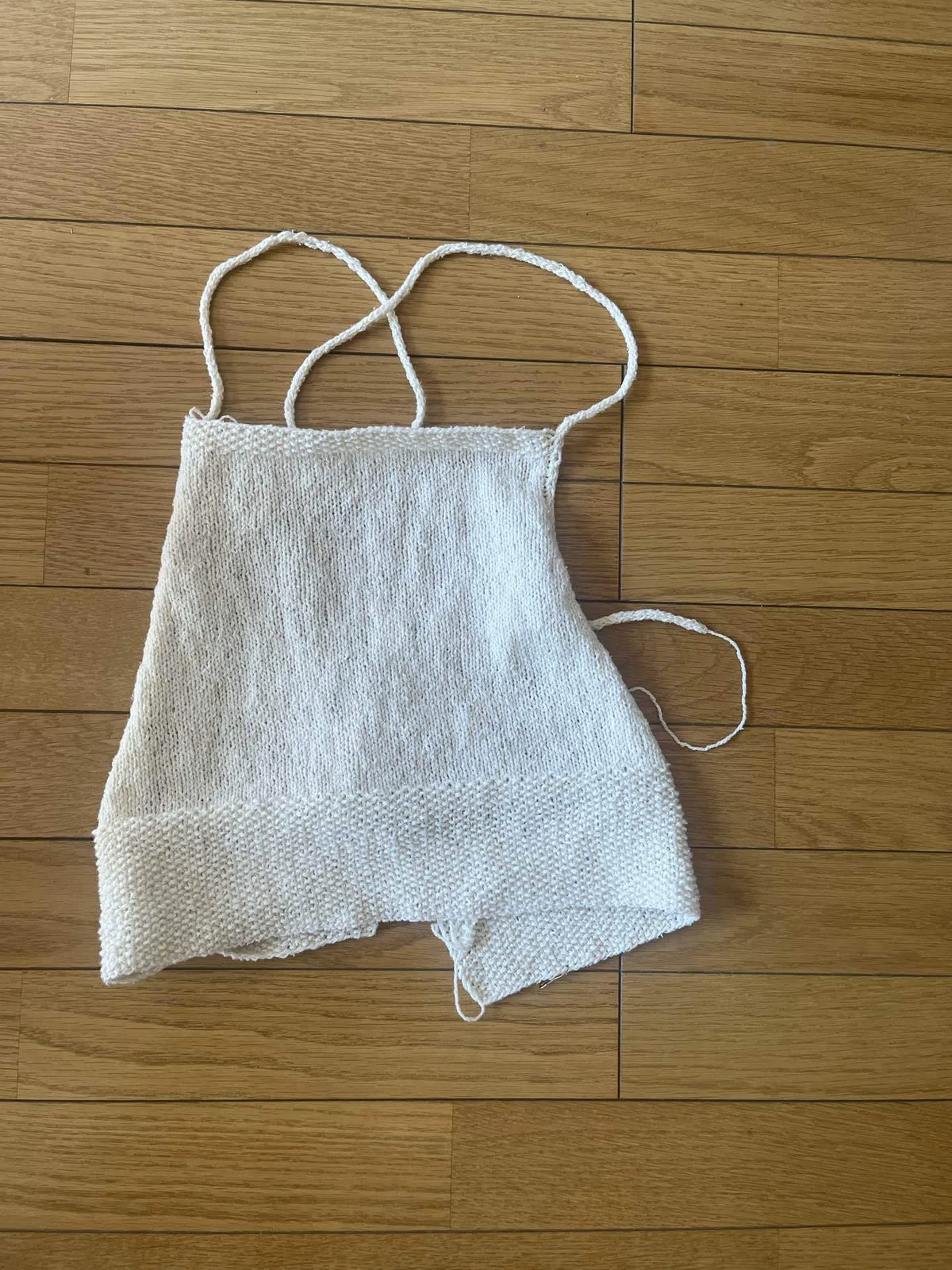 HONKO BIBS by Ai Hamada エプロン型のキャミソール|CREAM MANA CAN