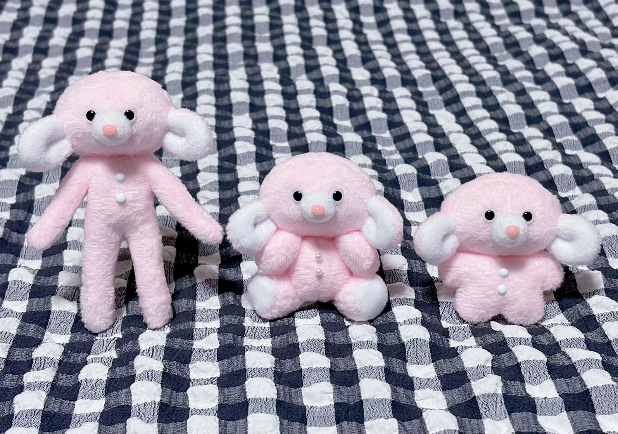 いろいろな話｜虚空を見つめるぬいぐるみたち