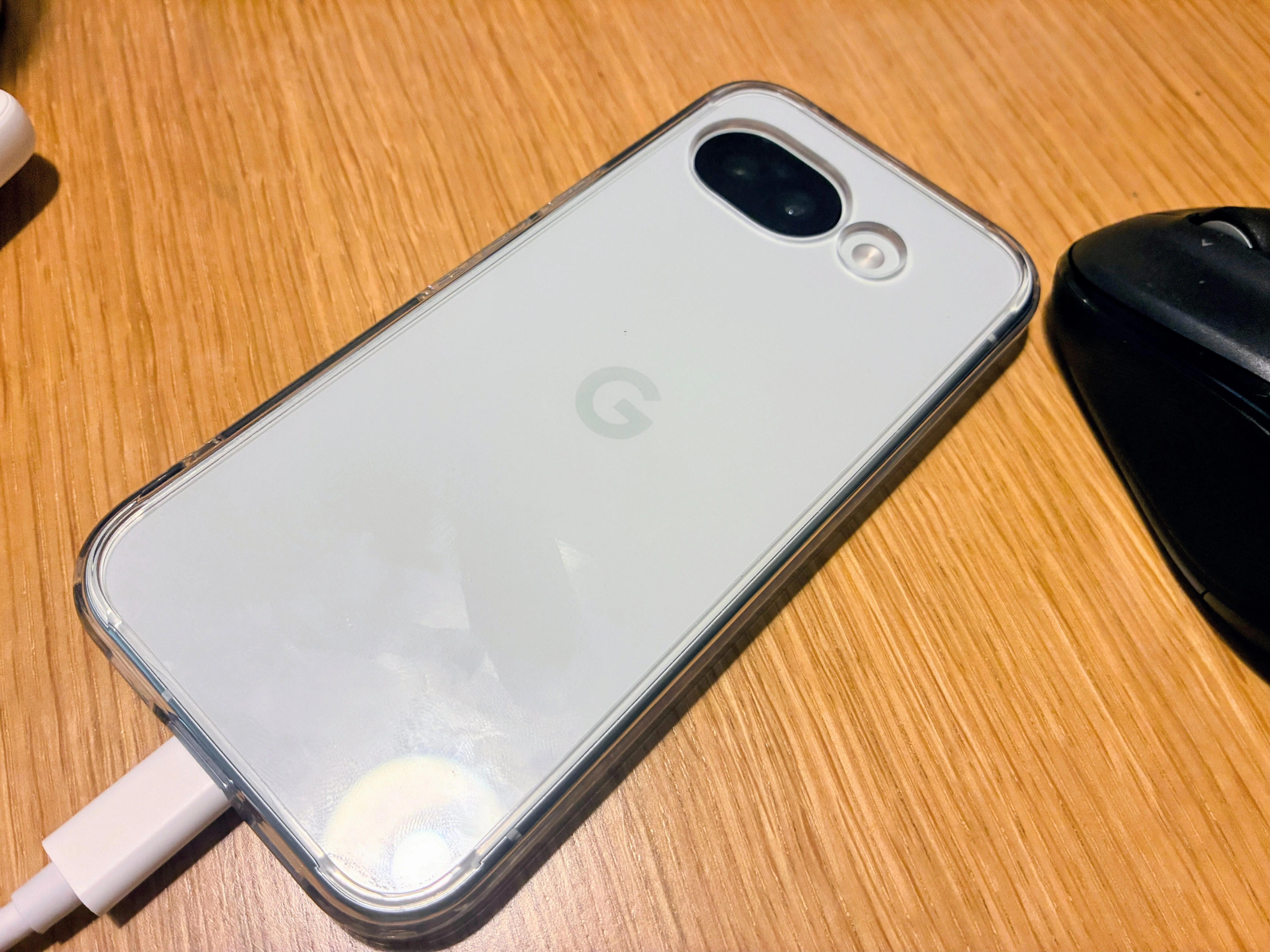 数日前に「iPhoneを手放せない」と言っていた僕が、Pixel 10aに機種変