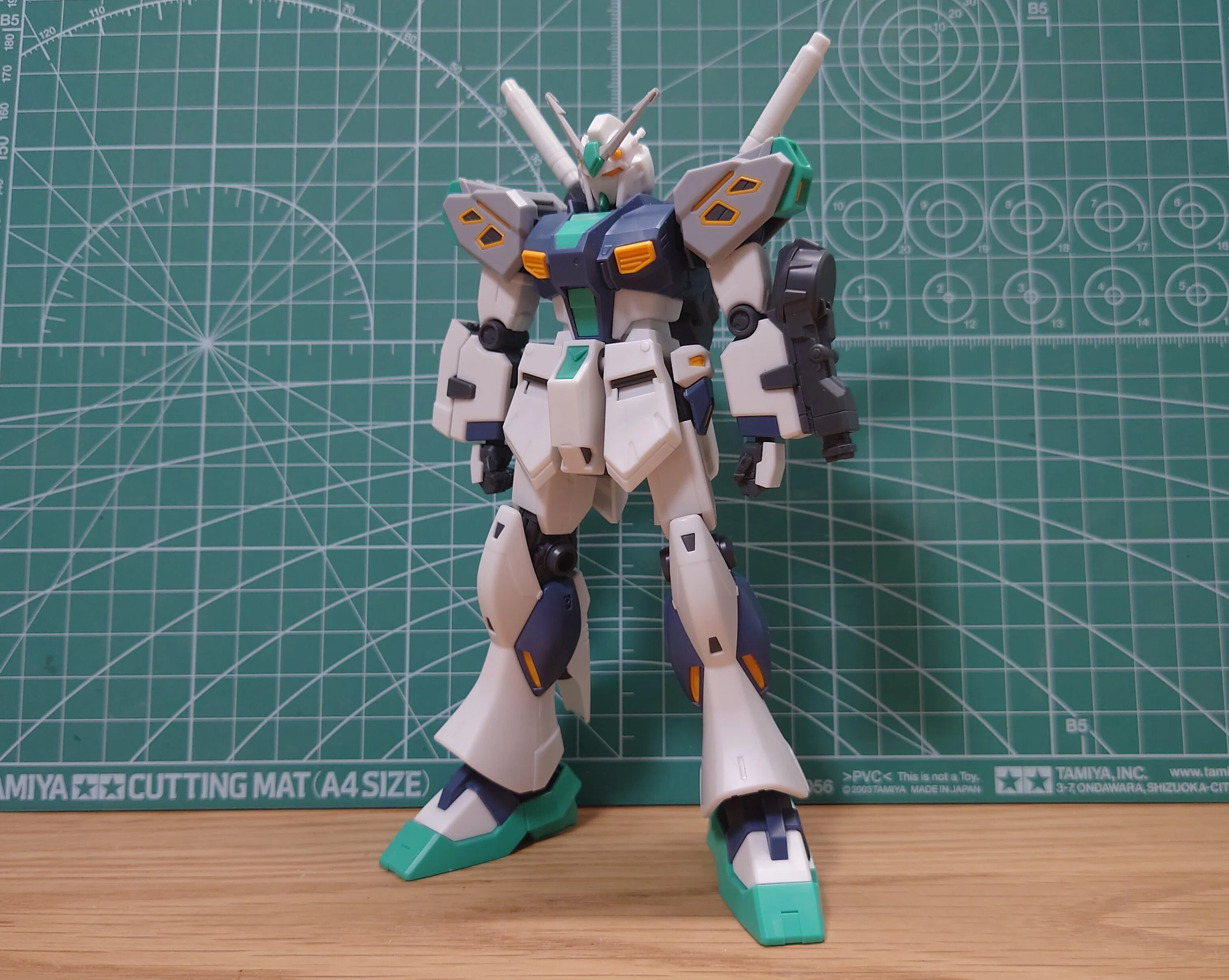 HGアリュゼウス】量産型νガンダム下半身から本体完成へ！設計思想から