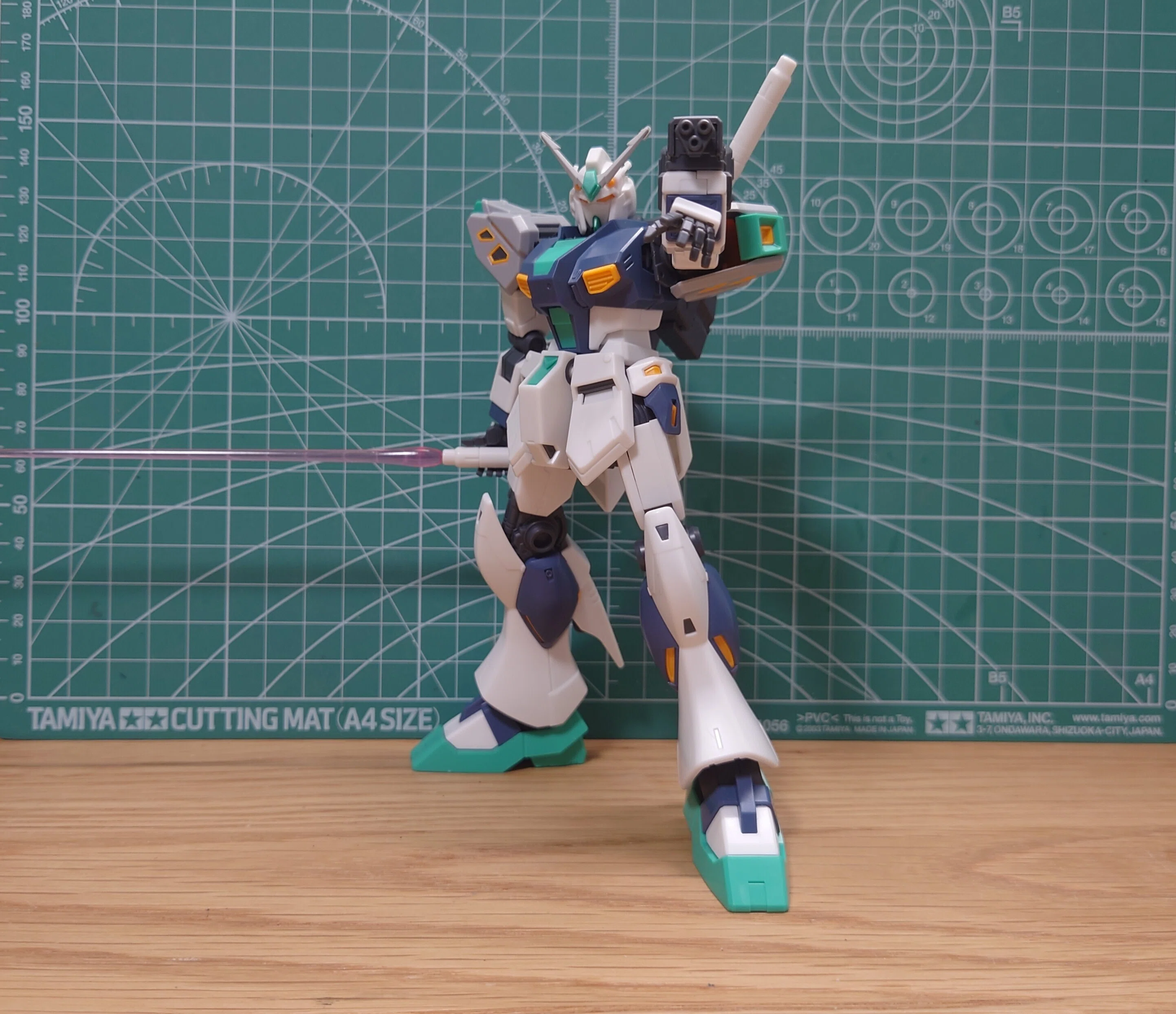 HGアリュゼウス】量産型νガンダム下半身から本体完成へ！設計思想から