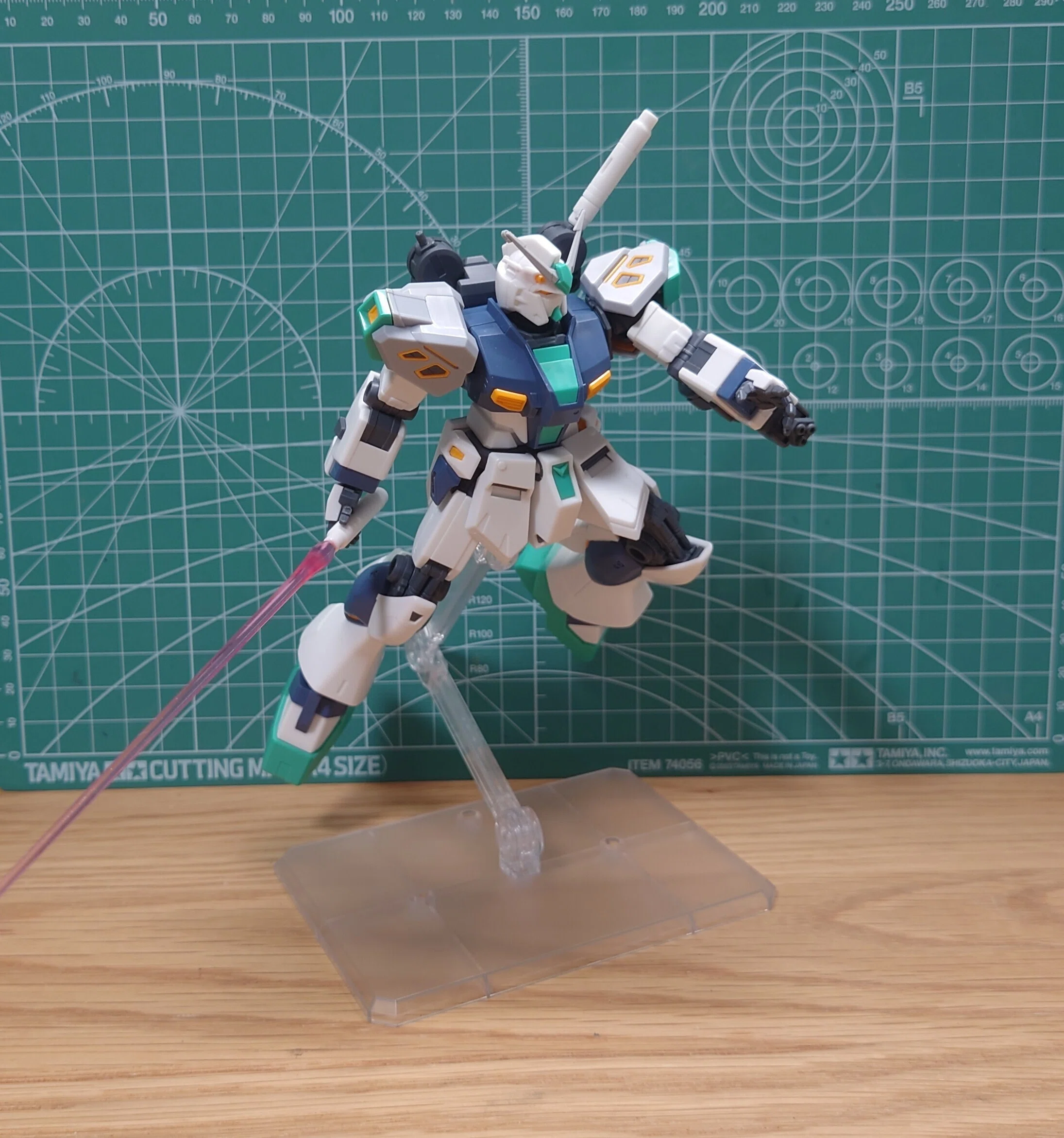 HGアリュゼウス】量産型νガンダム下半身から本体完成へ！設計思想から
