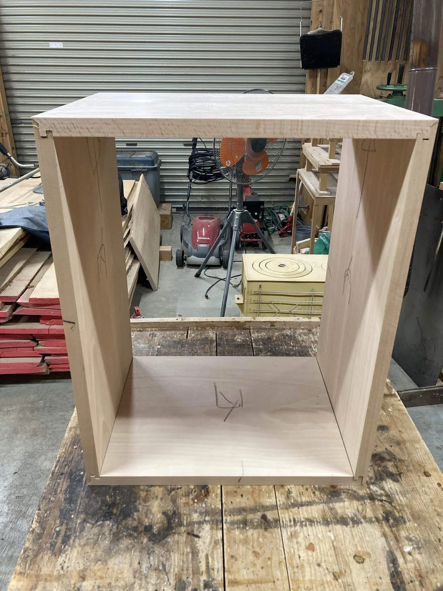 モノラル再生システム製作-密閉型フルレンジスピーカー用の箱を作成中