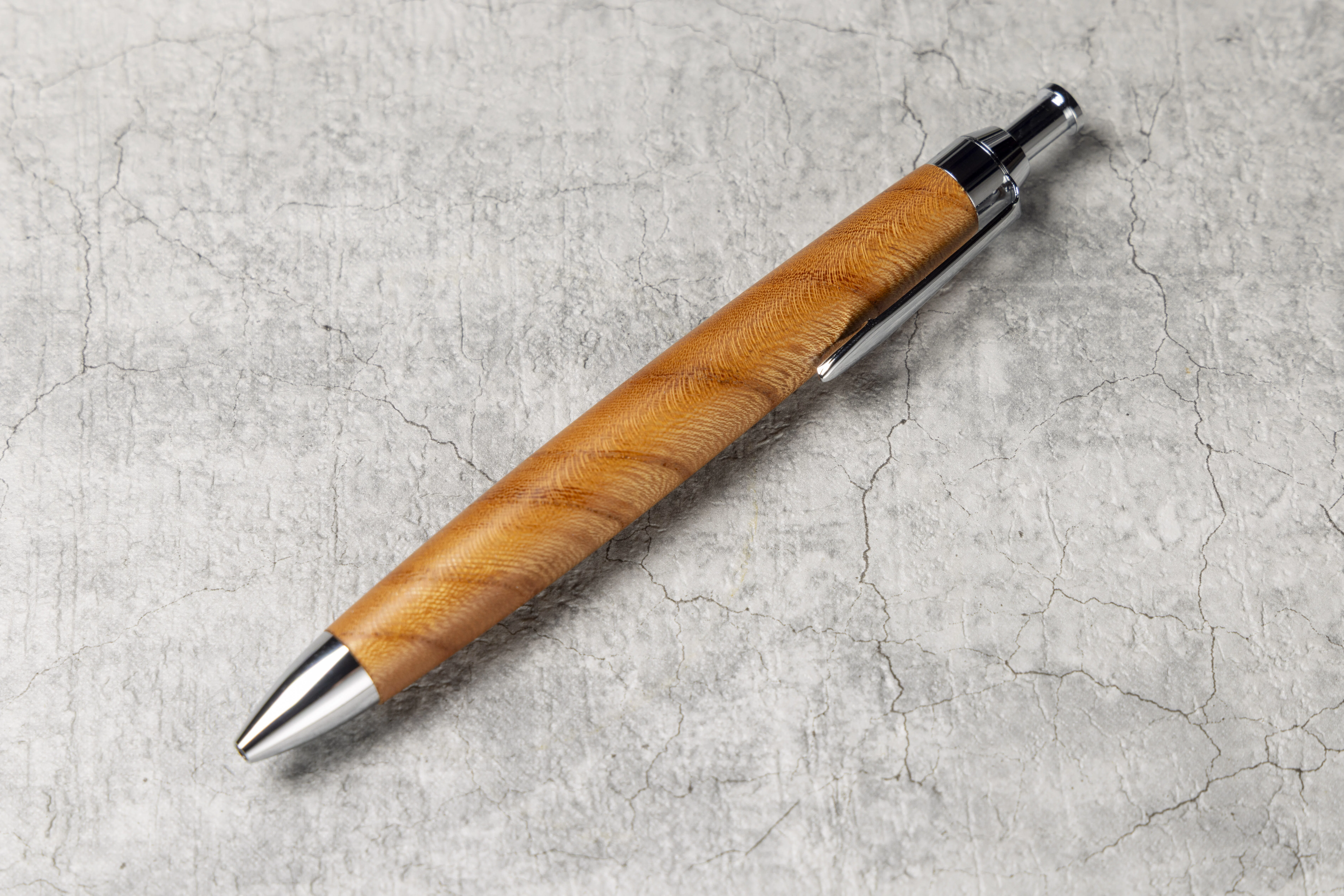 木軸ペンのオアシス・わたなべ木工房製の新シリーズ木軸ペン「Penman