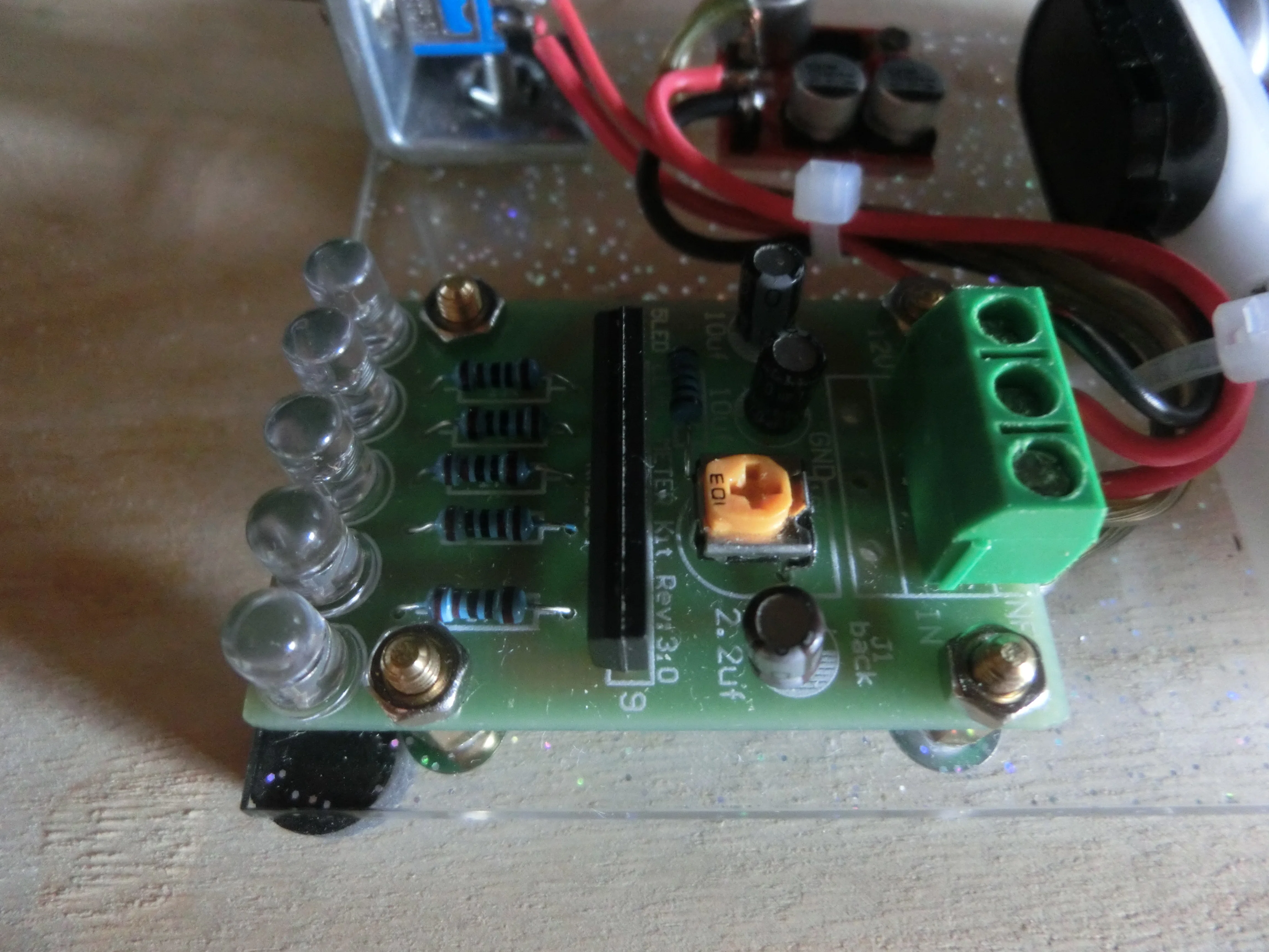 LED式小型VUメーターの電子工作キットを製作して完成させてみた｜ご
