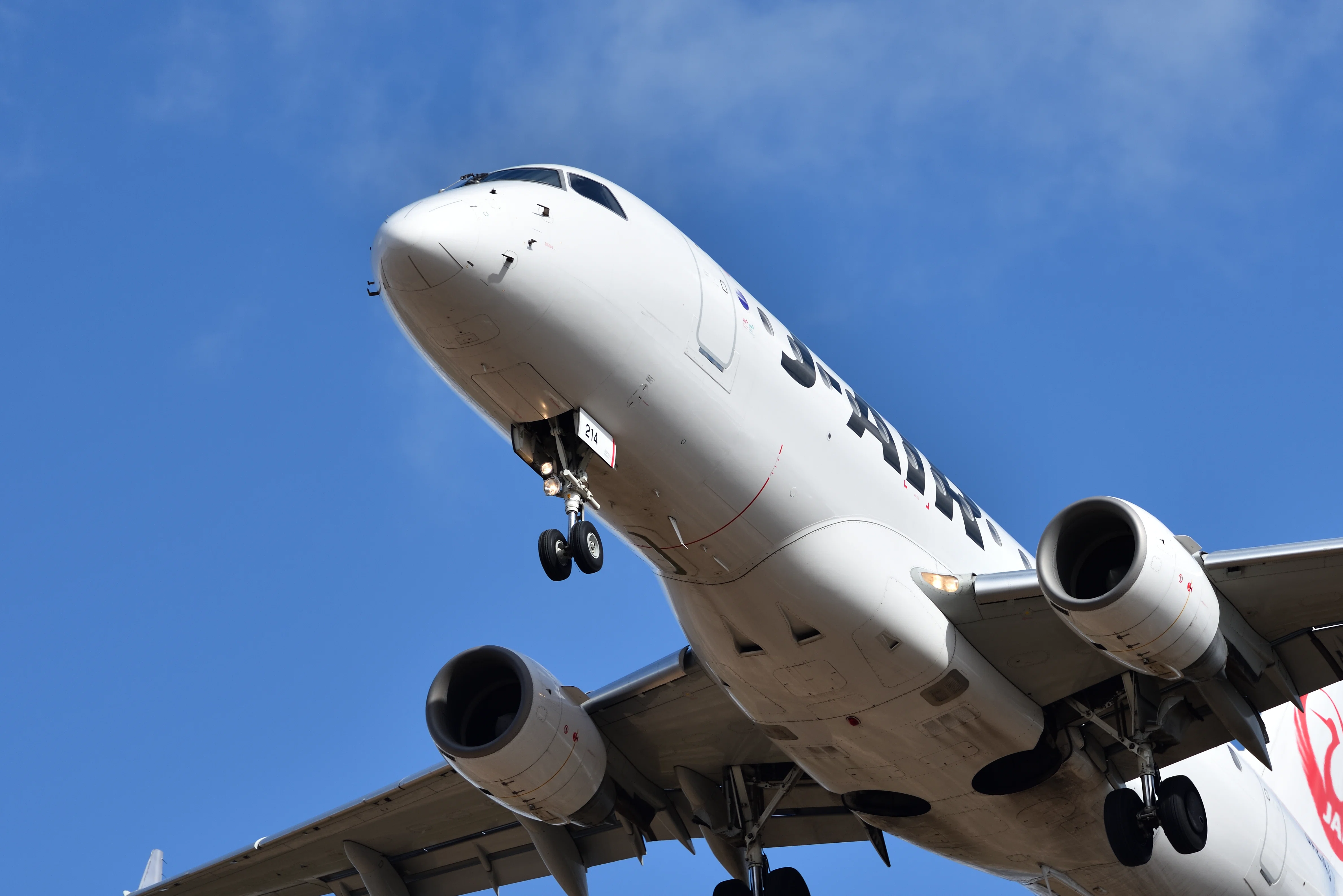 エンブラエル ERJ-170-100（ERJ-170STD）｜光と風のアルバム