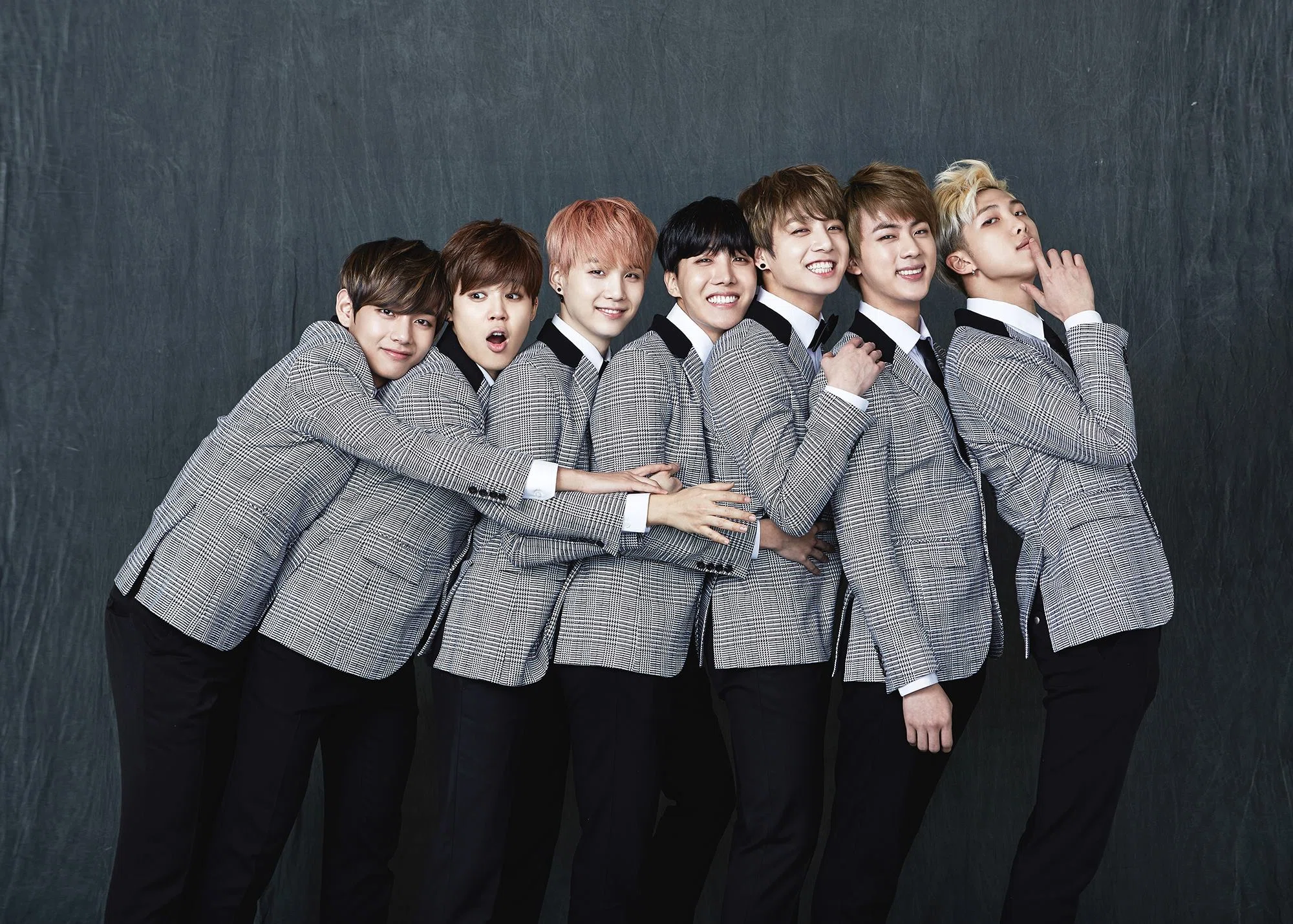 BTS FESTA】過去の家族写真を振り返ろう【2013-2026】｜音色