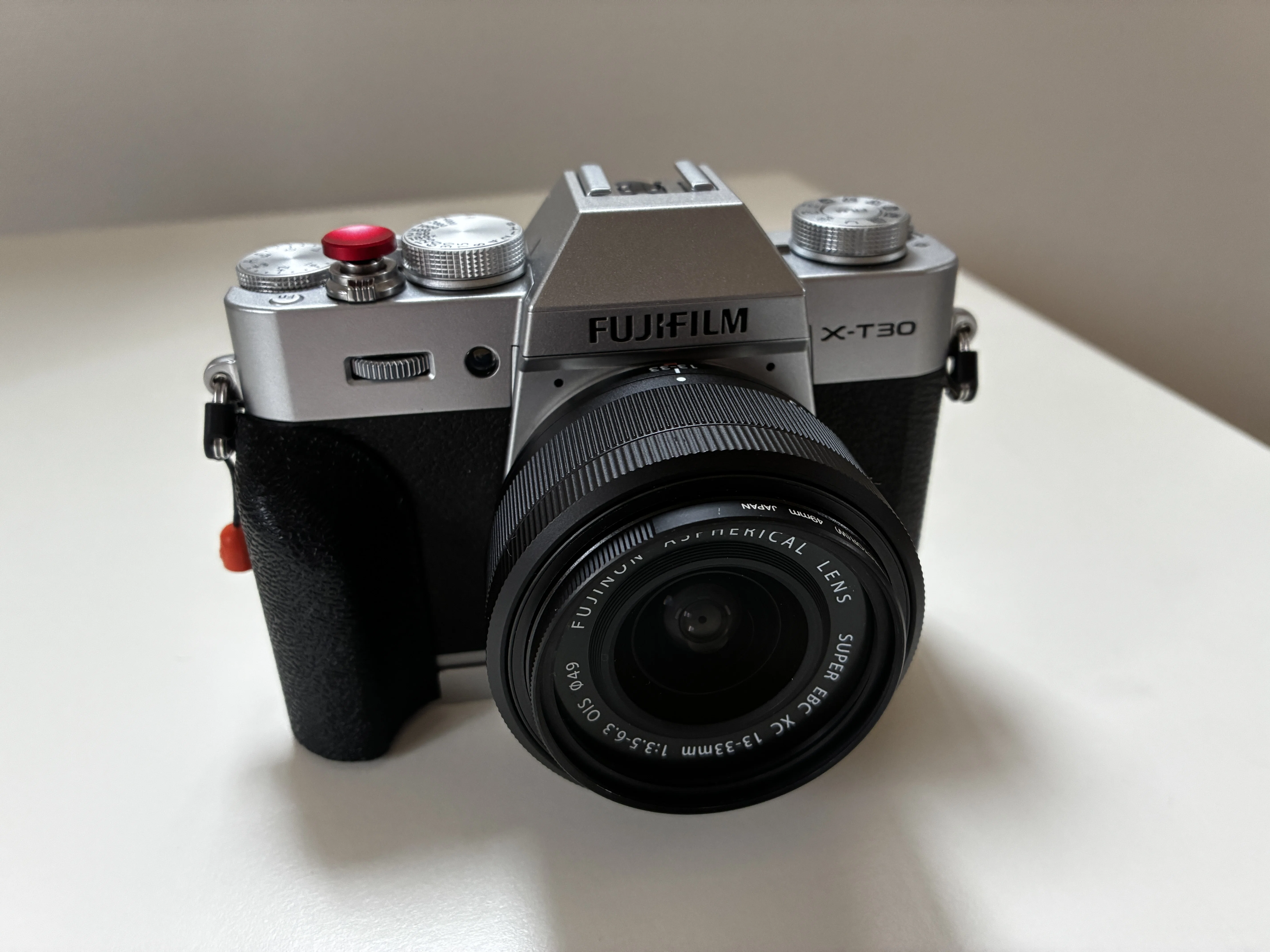 X-T30 IIIユーザーは絶対買うべき！超軽量グリップで快適さ爆上げ！｜KOU