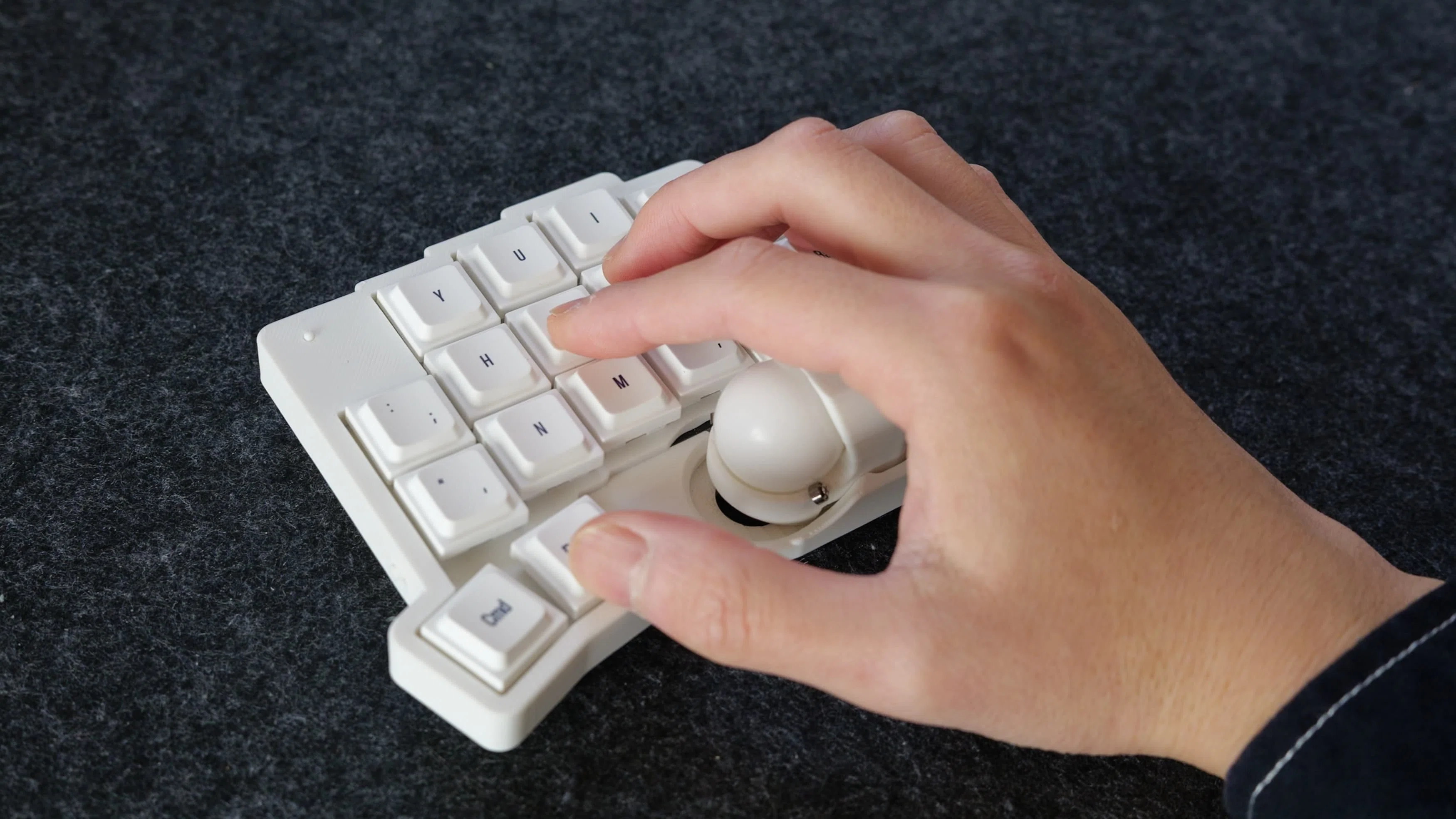 無線分割キーボード「roBa」を買ったけど、手放した話｜ばるき