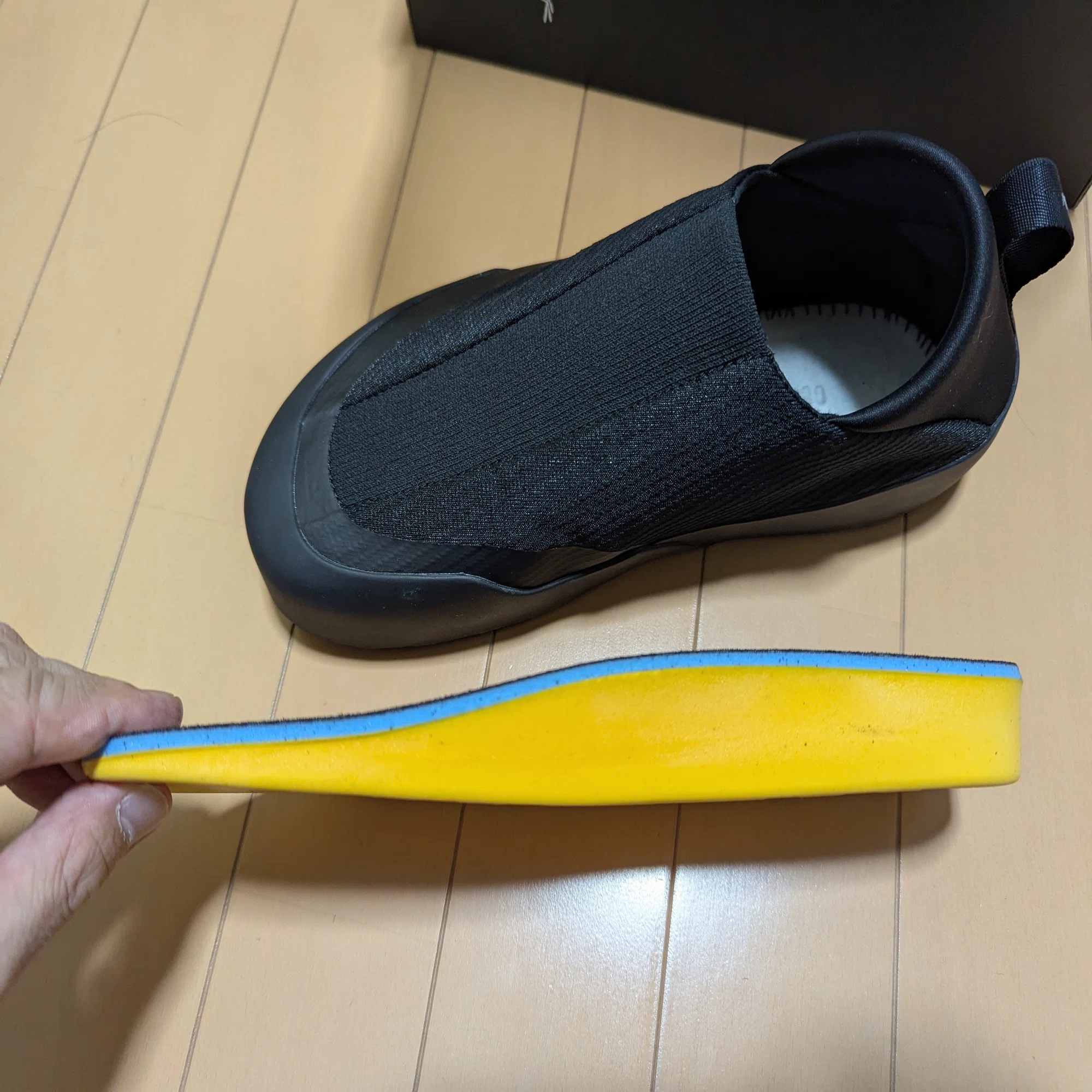 ROA Frea（ロア フレア） スリッポン ミニマルデザインのススメ 