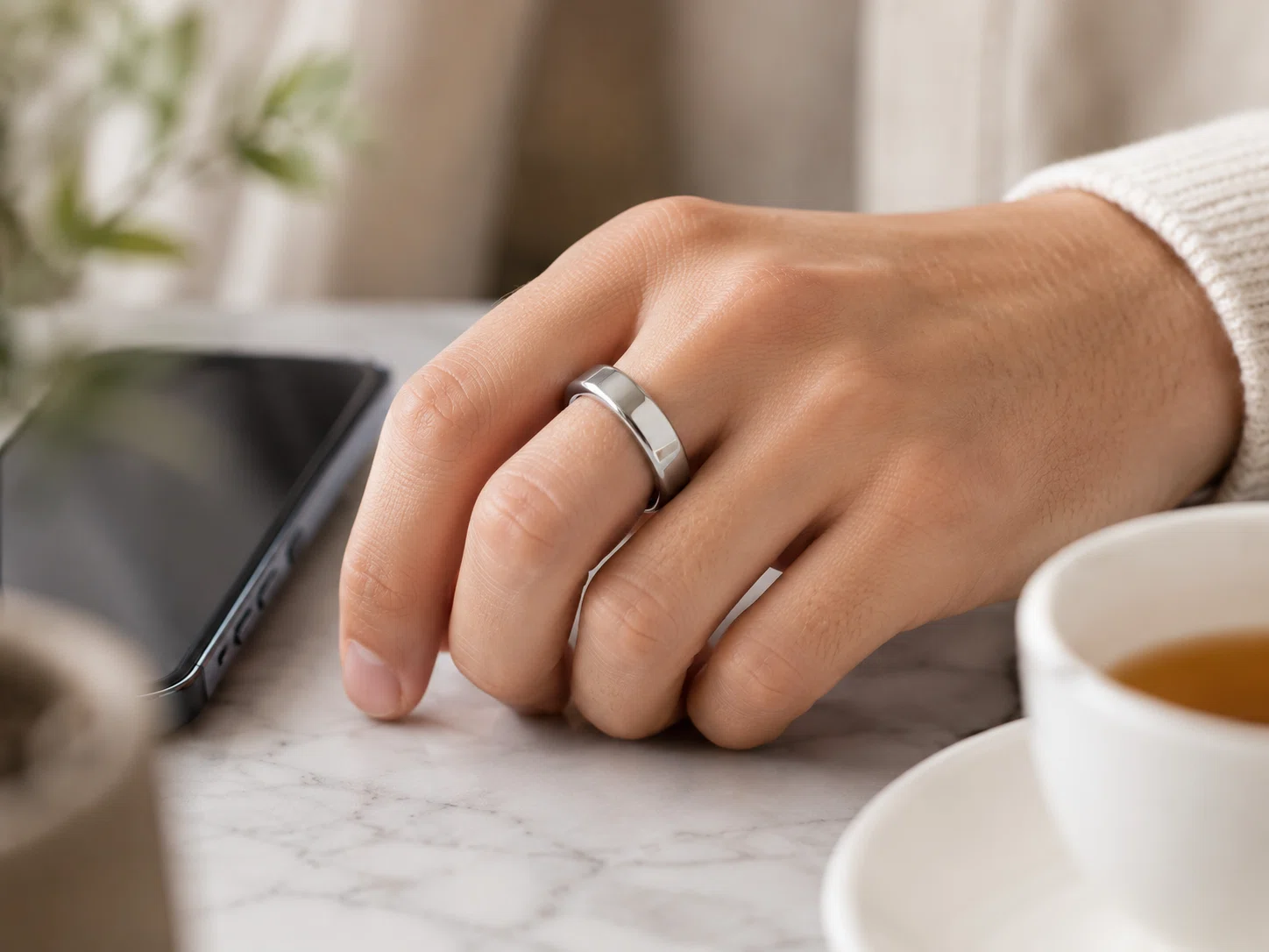 Oura Ring 5 vs Oura Ring 4 比較｜40%小型化・軽量化で買い替え価値は 