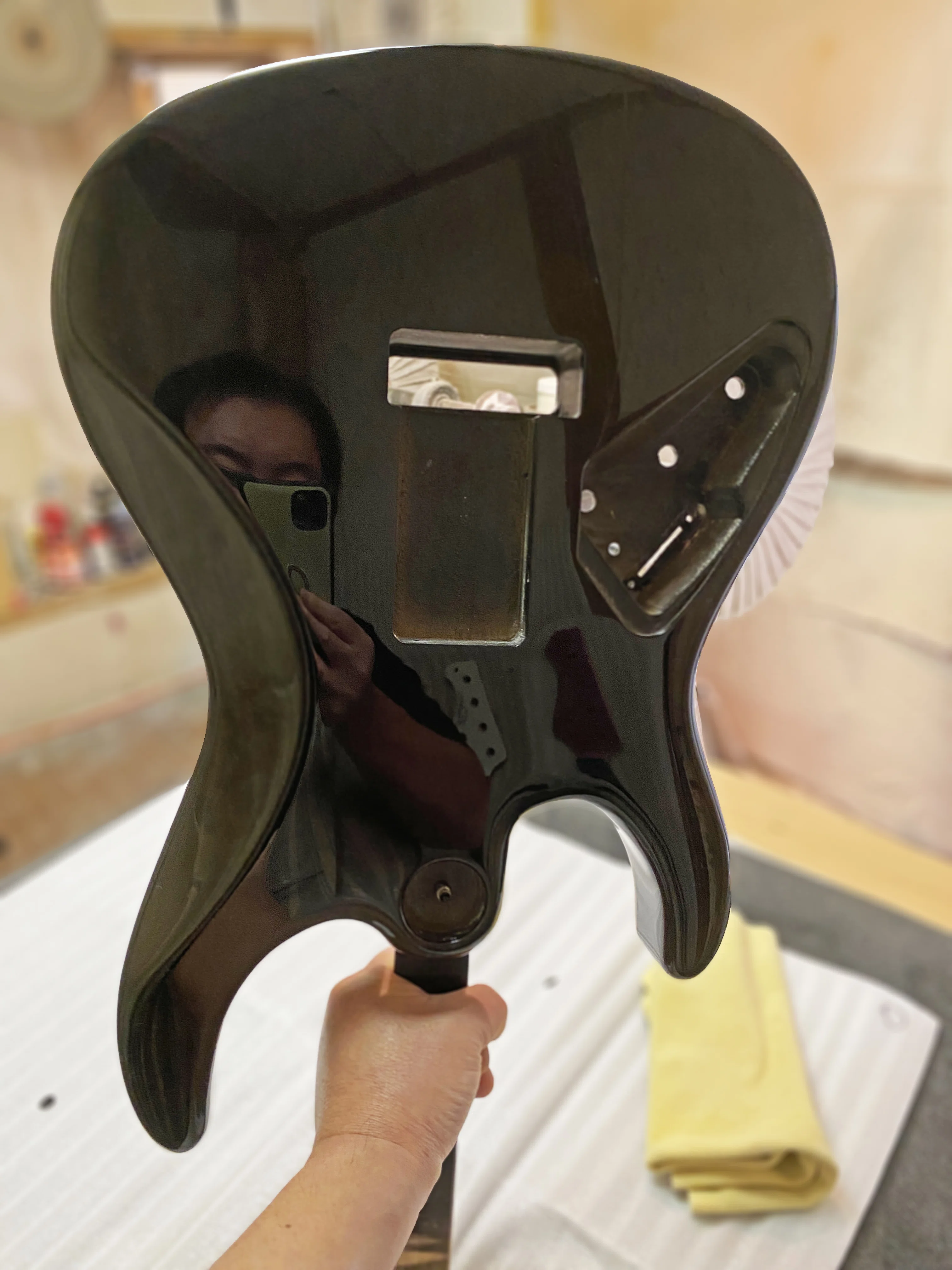 塗装仕上げの話｜Freedom Custom Guitar Research Co. Ltd.