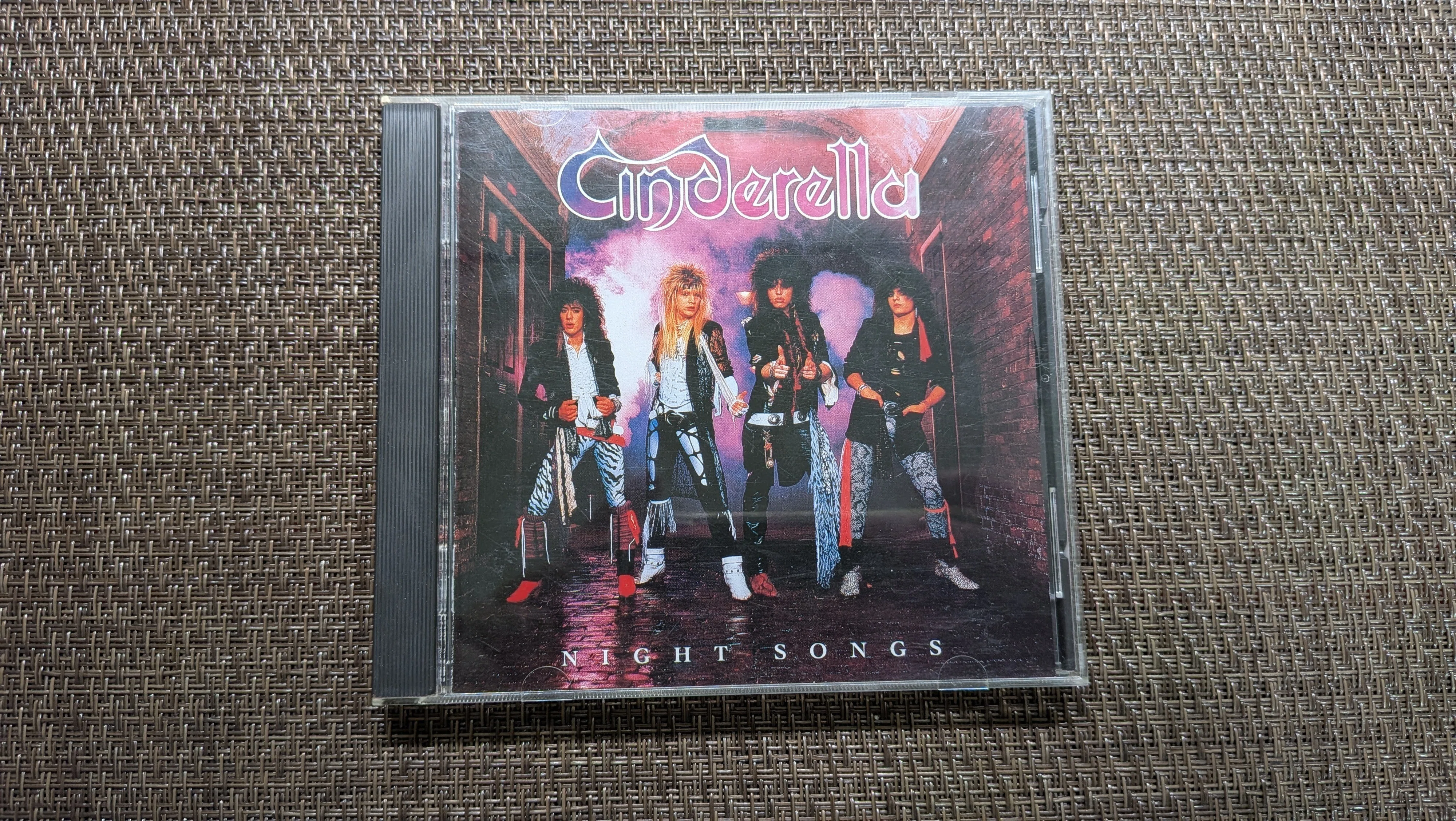 シンデレラ（Cinderella）が突きつけた、今も色褪せない本物のハード