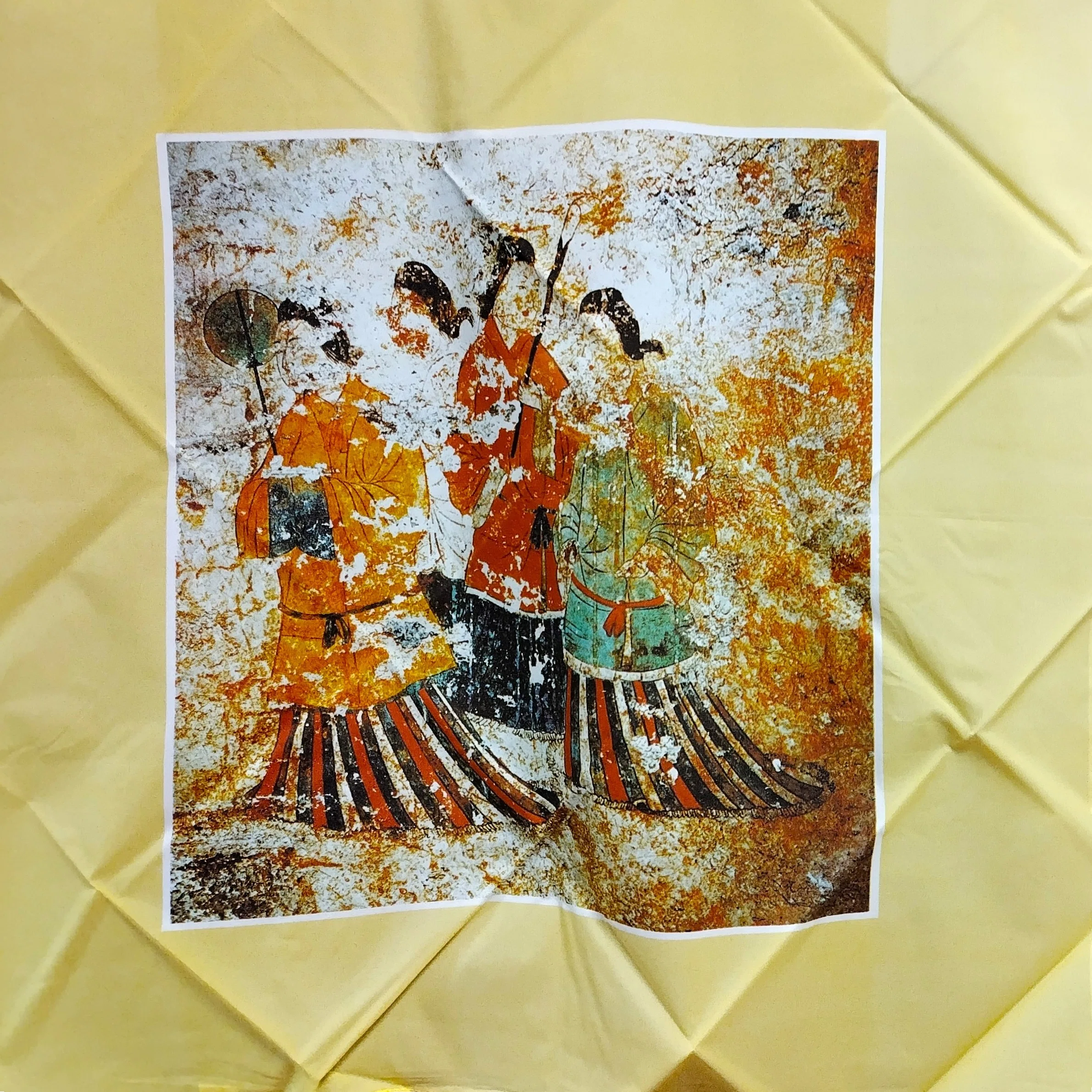 (希少)昭和レトロ壁掛け絵 天平の色彩を包む──高松塚古墳壁画記念風呂敷に見る“日本美の源流