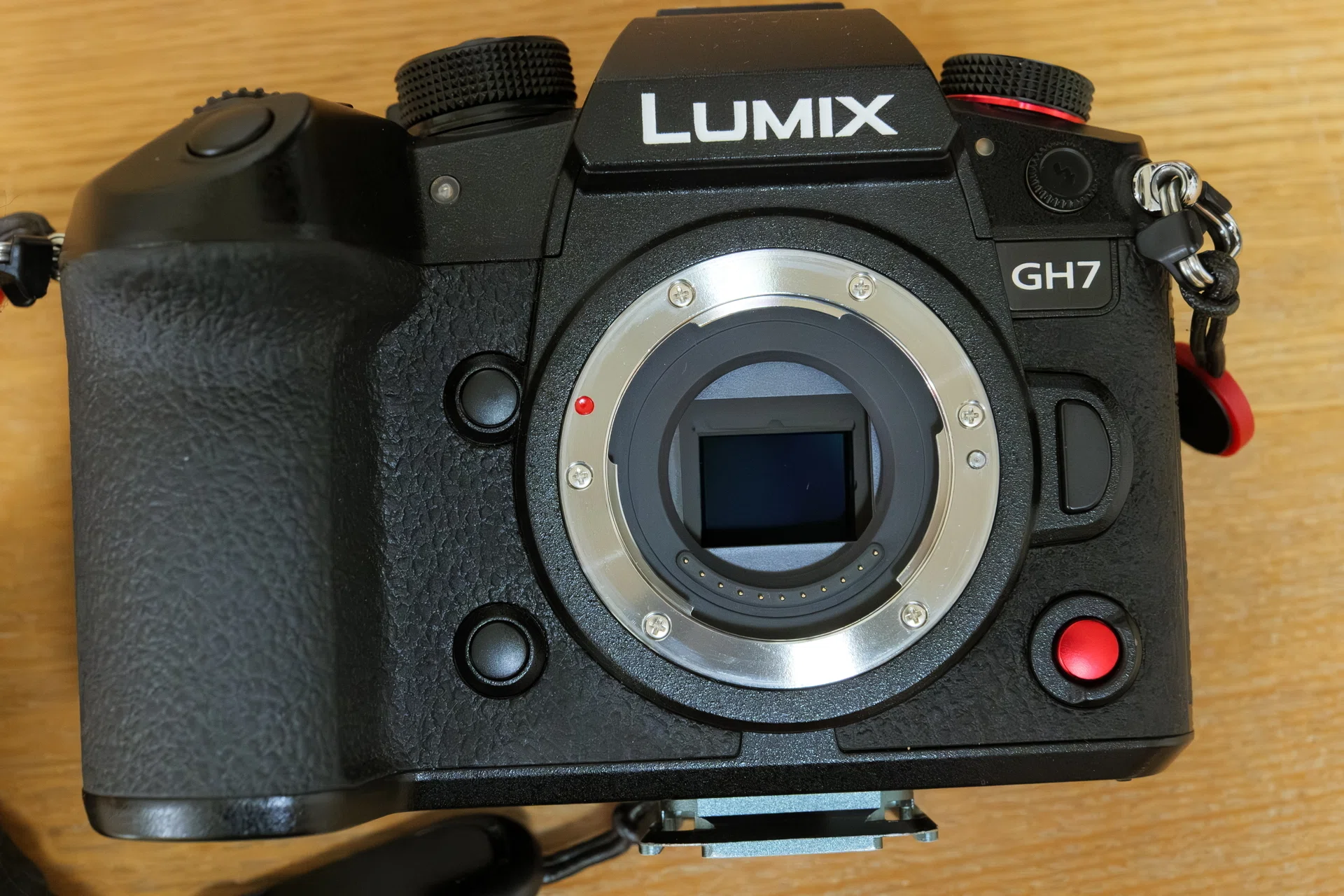 LUMIX機 3台で30分！自宅で簡単センサークリーニング｜LumiXel