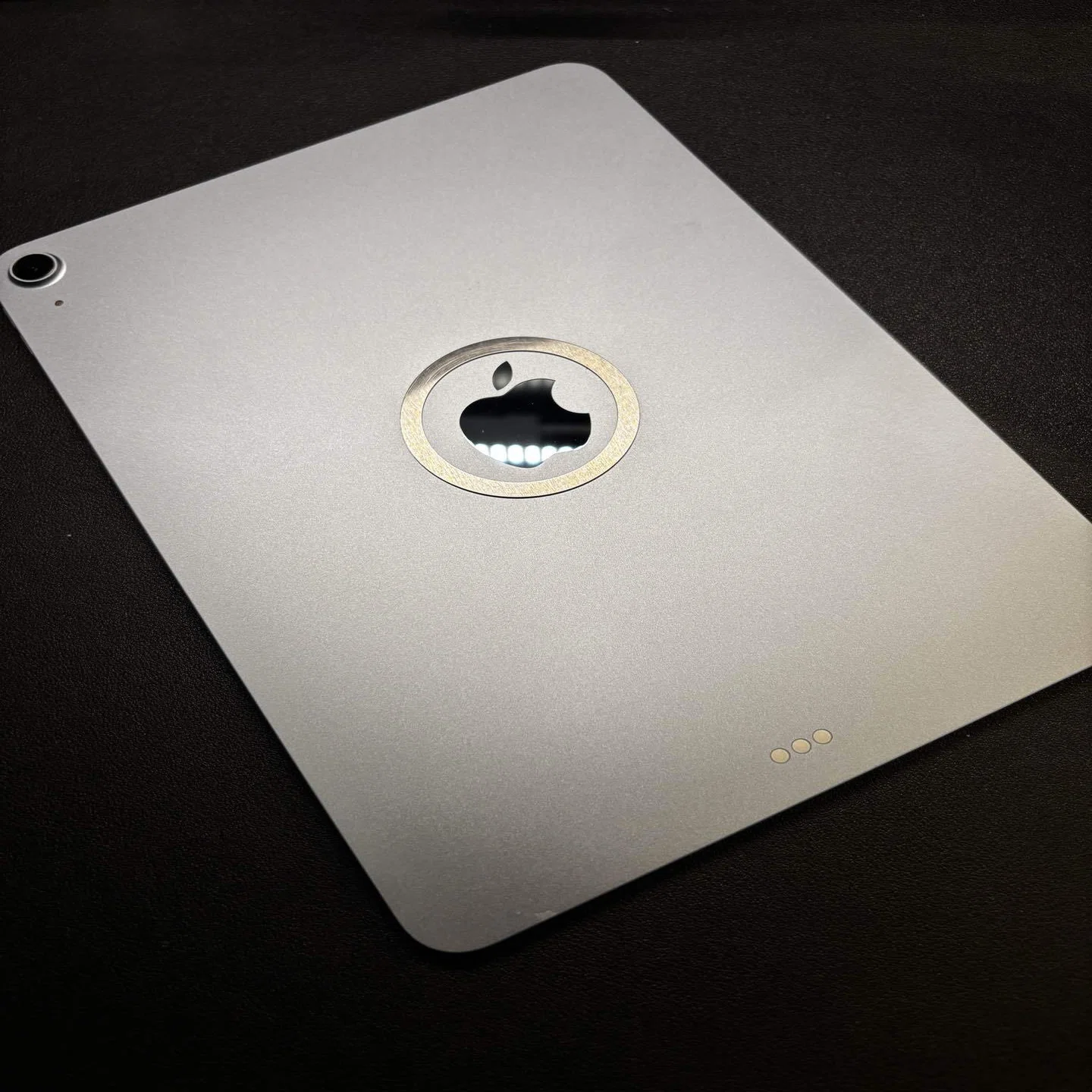 日々持ち歩きたいのと、デスクトップPC的にも使いたいので、iPad Air