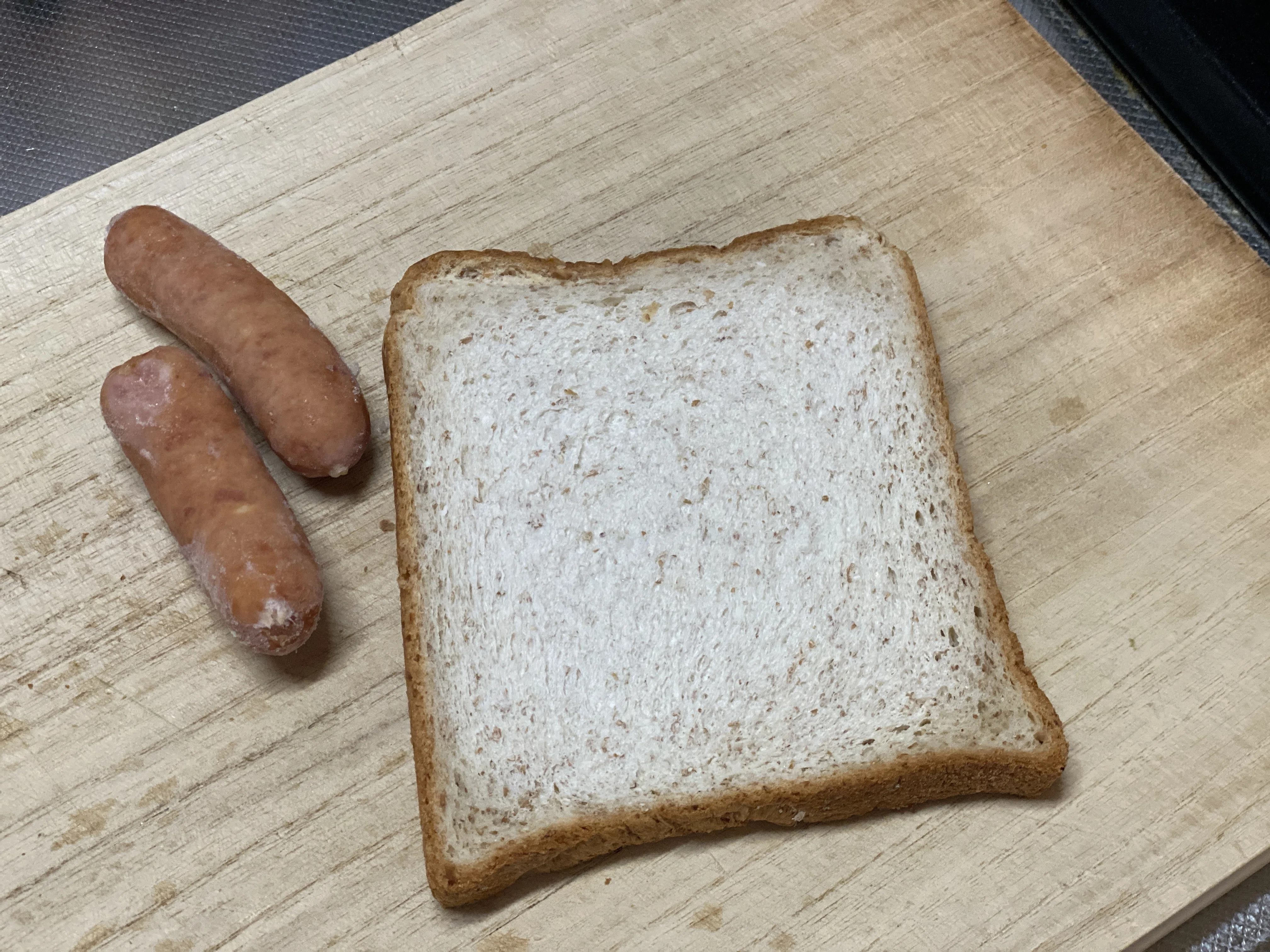今日のごはん・ピザトースト、コミティア追記！｜みくのしん