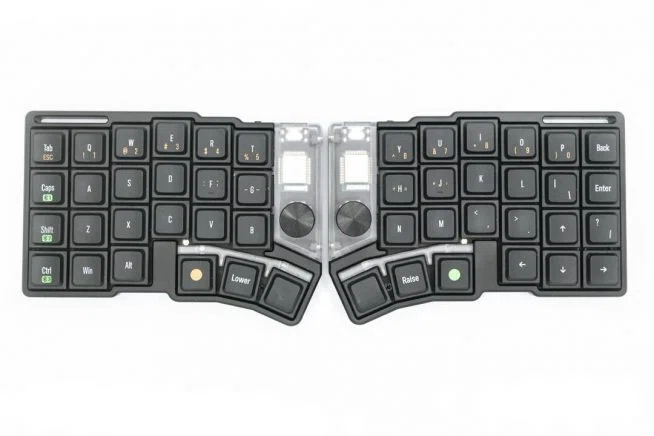 ガジェット番外編】ついに理想の分割キーボードが来る！？「Keychron