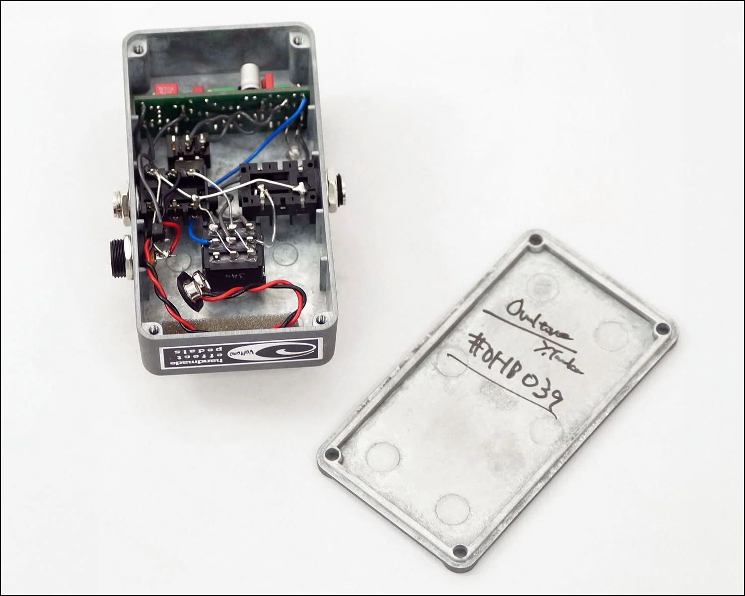 特選中古品！現在では入手困難な「Ovaltone HARMONICS BOOST」が中古で