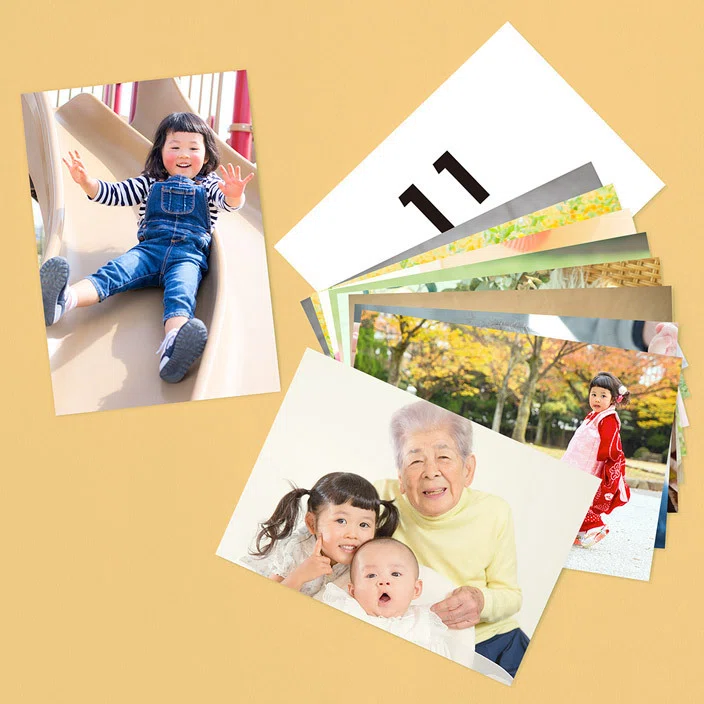 PRINT SQUAREの写真プリントは、ましかくに加えて従来のL判にも対応!お好みで選べます。もちろんL判プリントにもマンスリカードを付属します。