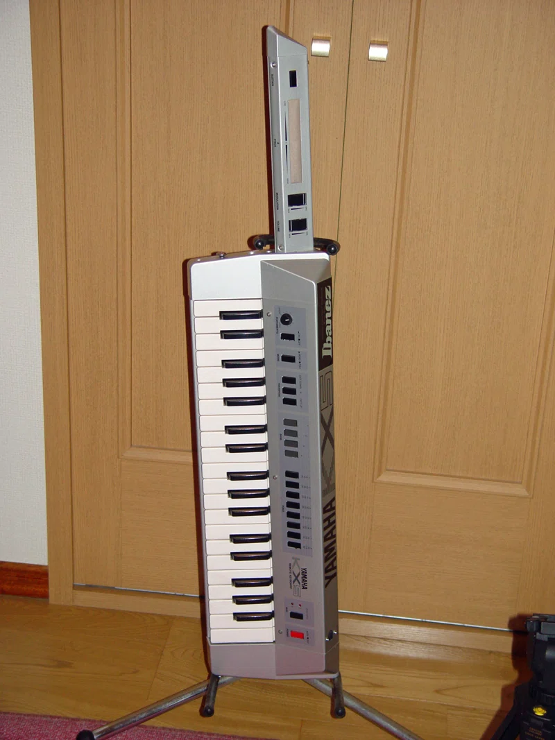 過去の愛器：YAMAHA KX5 ショルダーMIDIキーボード(1984年製)｜DUNE
