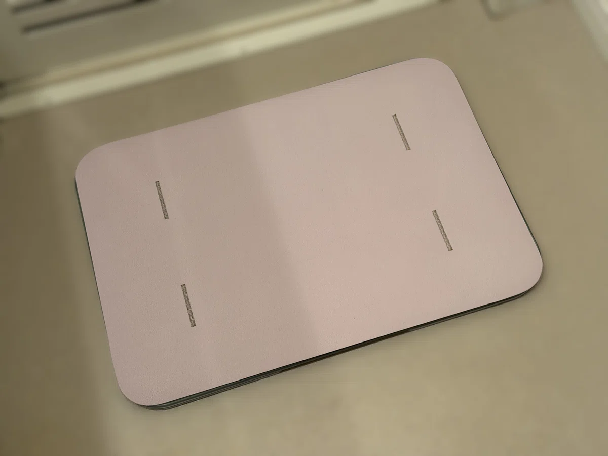 お風呂上がりに乗るだけで体重や体組成を記録できるスマートバスマット