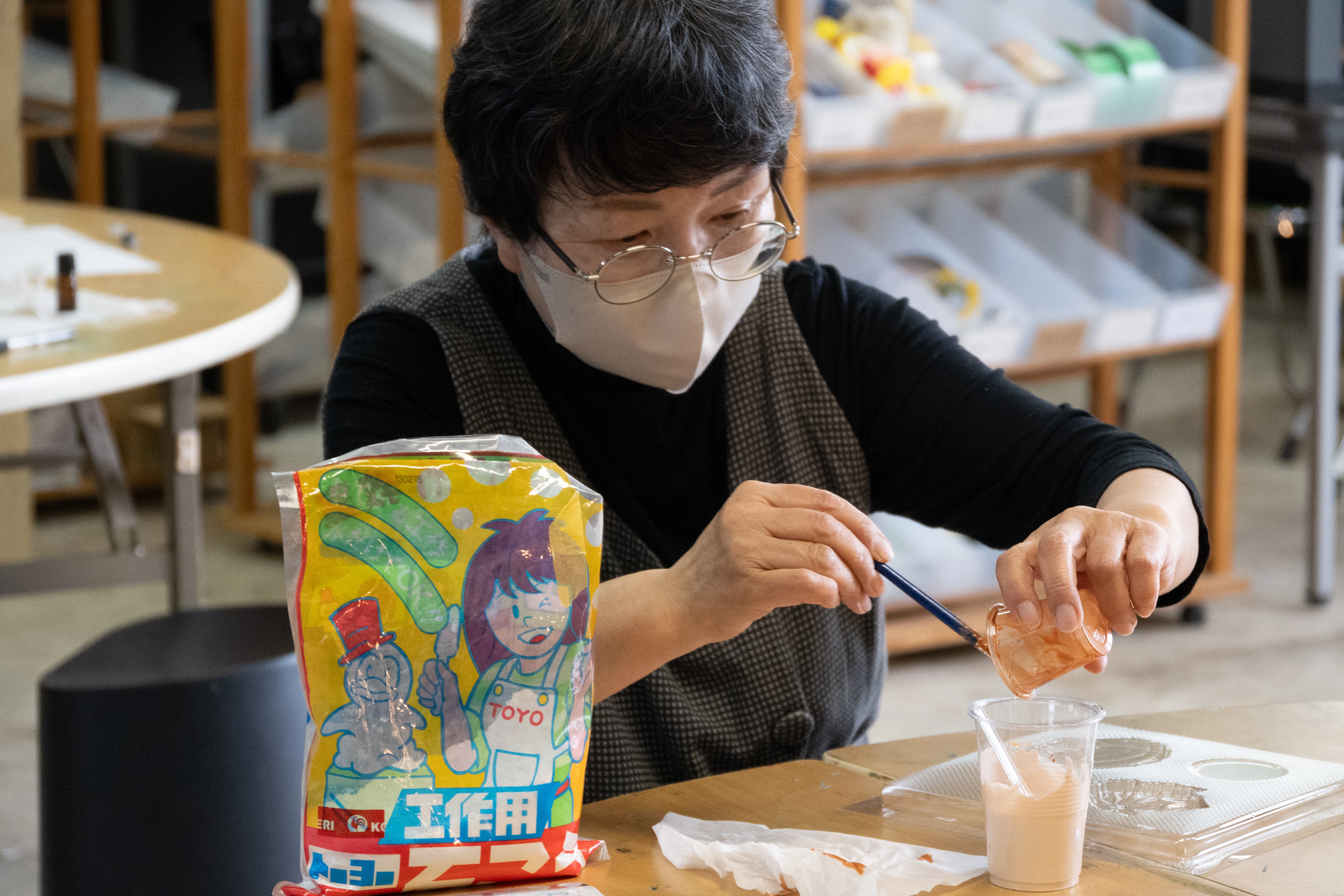 イベントレポート】香りで、村の景色を描く日。―アロマストーン作り