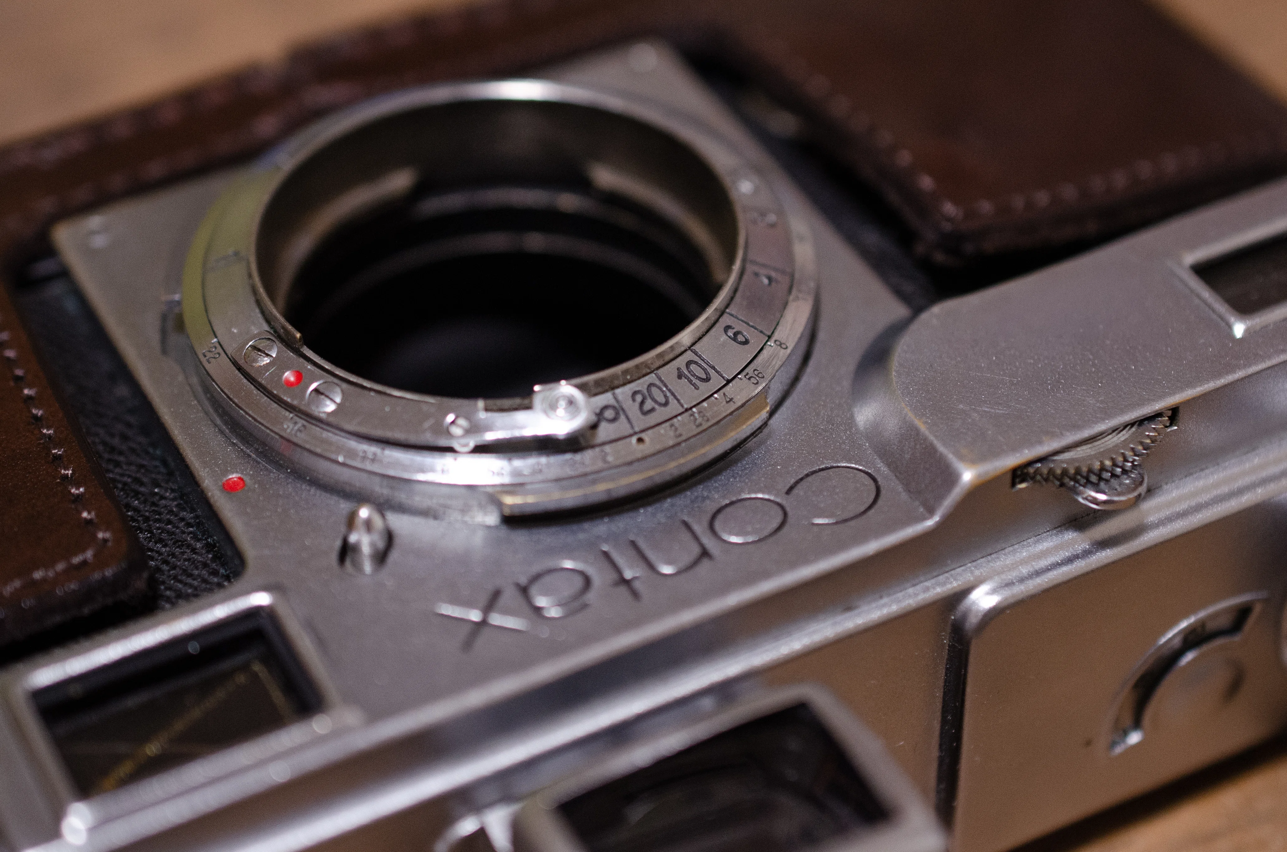 オールドレンズの市場価値に関する試論 -Zeiss Ikon という“滅びた王国