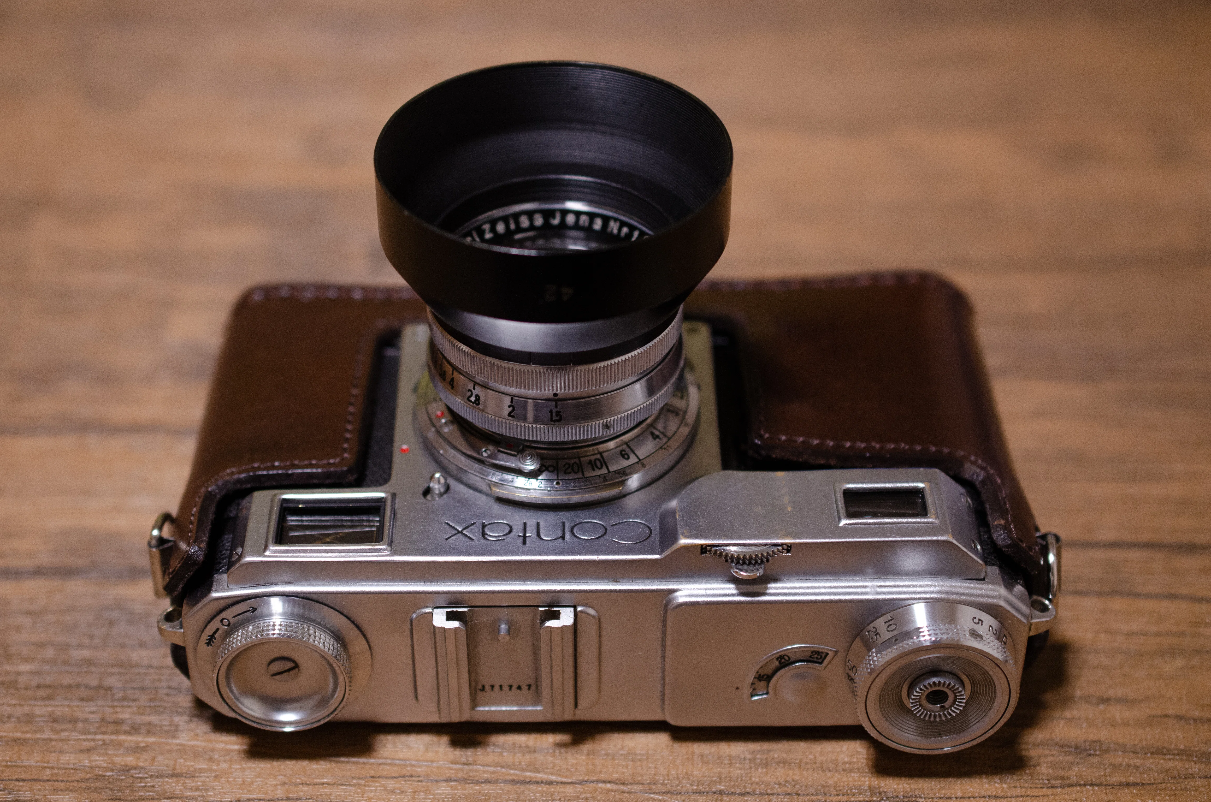 オールドレンズの市場価値に関する試論 -Zeiss Ikon という“滅びた王国