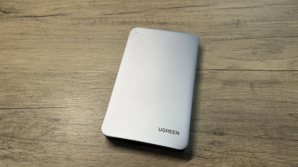 [UGREEN] Review of a case that turns internal HDDs and SSDs into ...