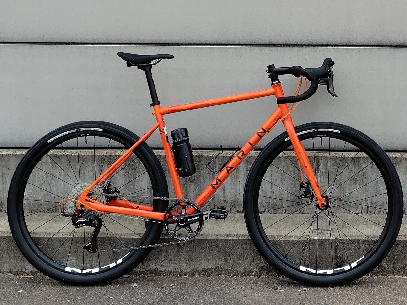 もう、そんなに堅苦しくてつまらない自転車で我慢するのは辞めようよ