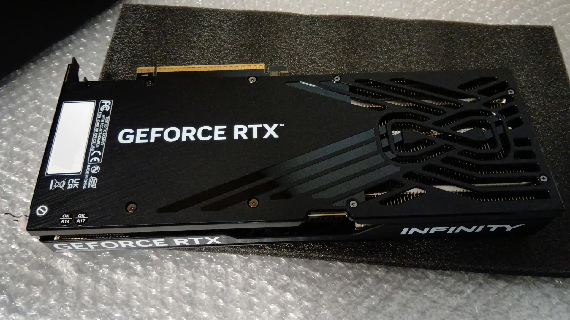 GeForce RTX 5070 購入 & AI性能等をお試し｜Rwi