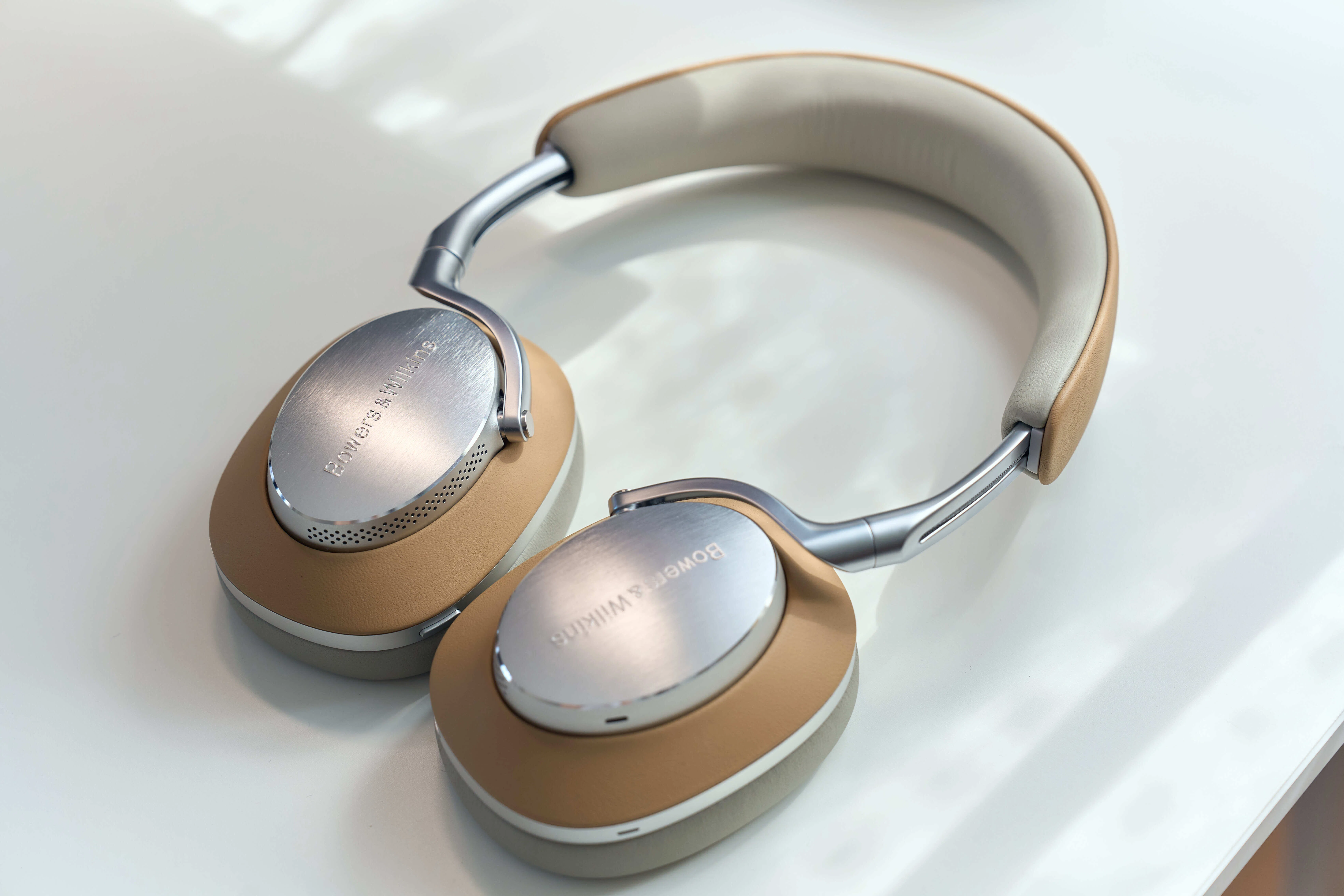 Bowers & Wilkins Px8レビュー | AirPods Max 2と迷った末、選んだ結果