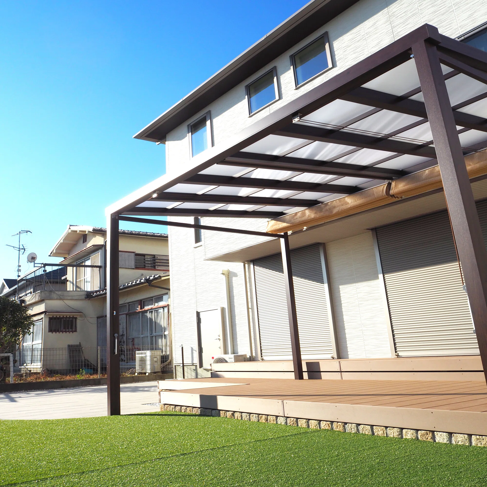 日除け特集】おしゃれなシェード・テラス屋根施工事例5選｜株式会社リーフ
