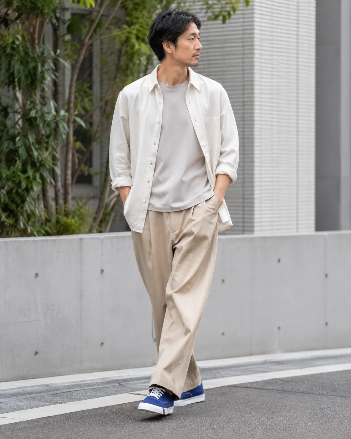 チノパン・ベージュボトムに合う大人スニーカー図鑑——ぼやけさせず
