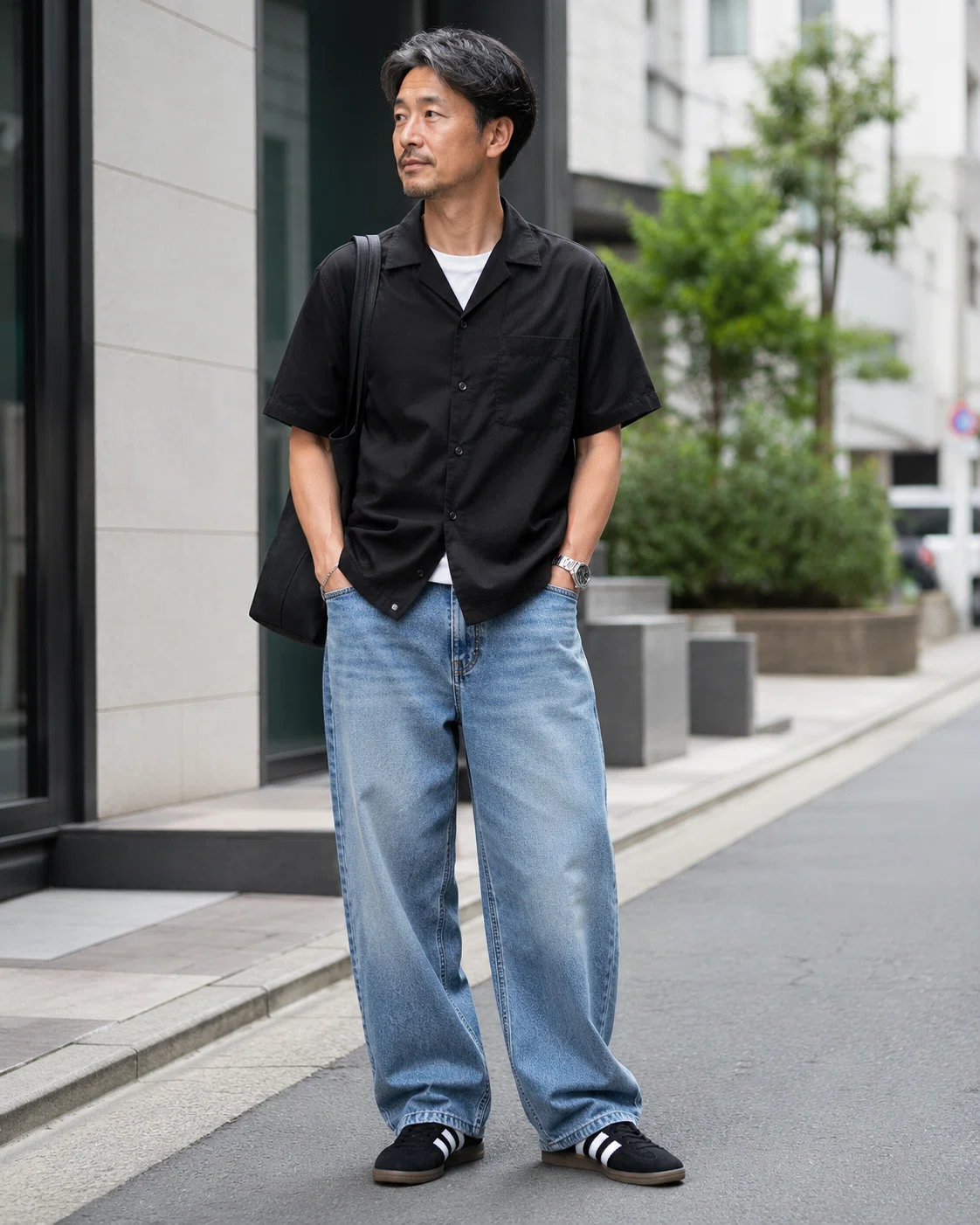 デニムに合う40代スニーカー図鑑——「とりあえず白」を卒業する、色落ち