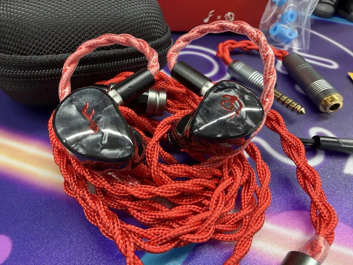 FatFreq x HBB Deuce レビュー｜4万円台で“低域特化の完成形”に迫る一 