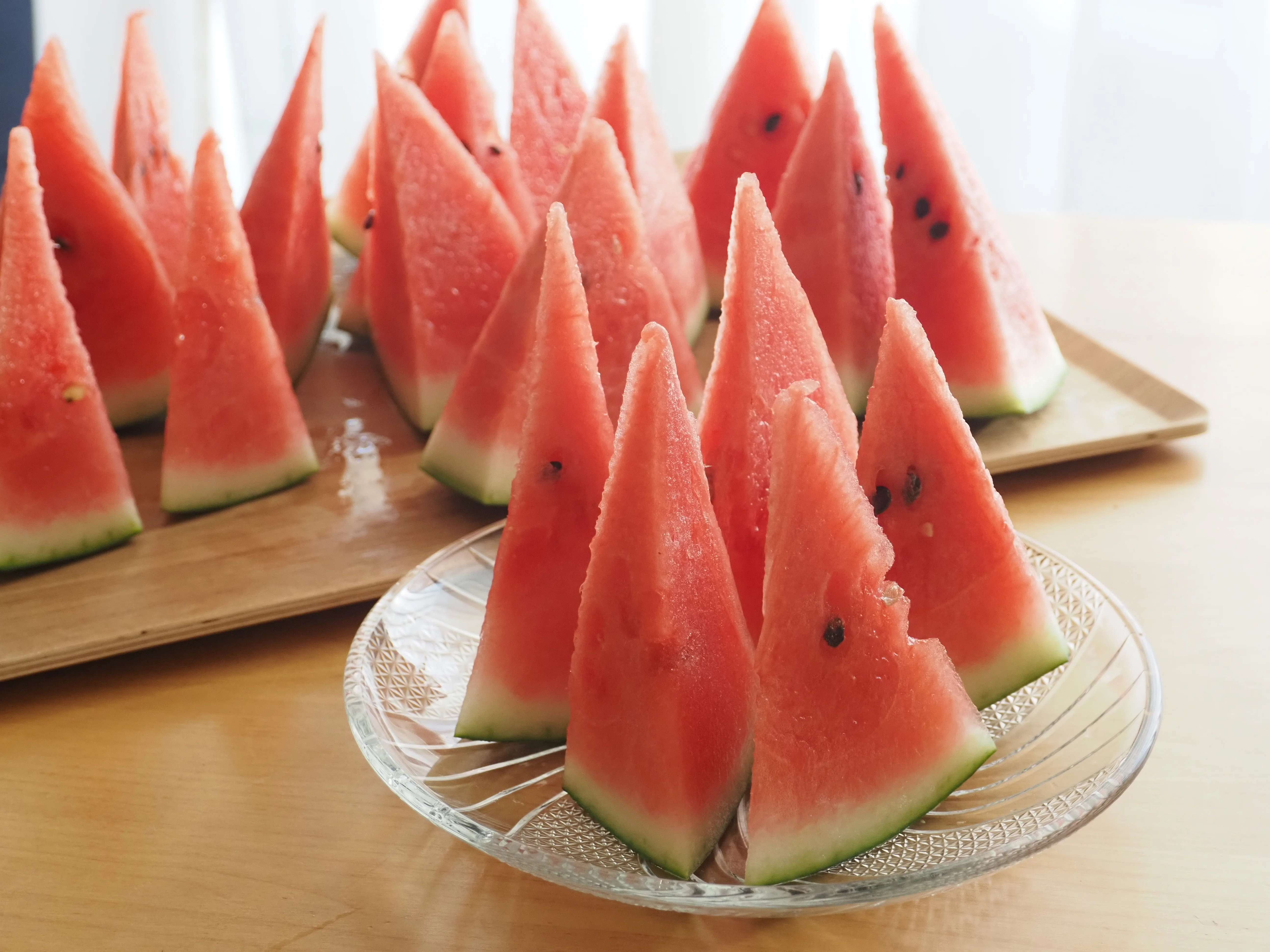 真夏の暑さを吹き飛ばせ！極上の甘みと最高のシャリ感「生駒のスイカ